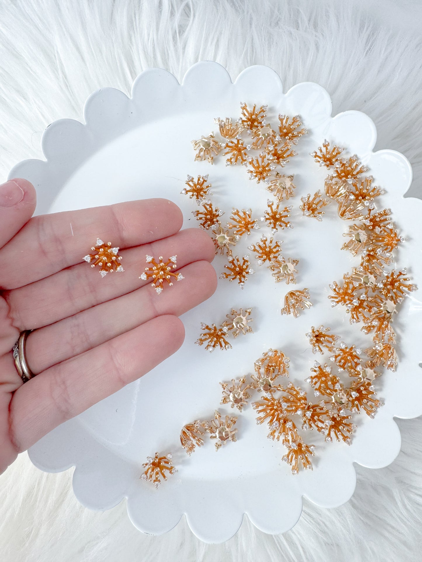Diamond Tip Stamen - 10 Pieces - April 2025