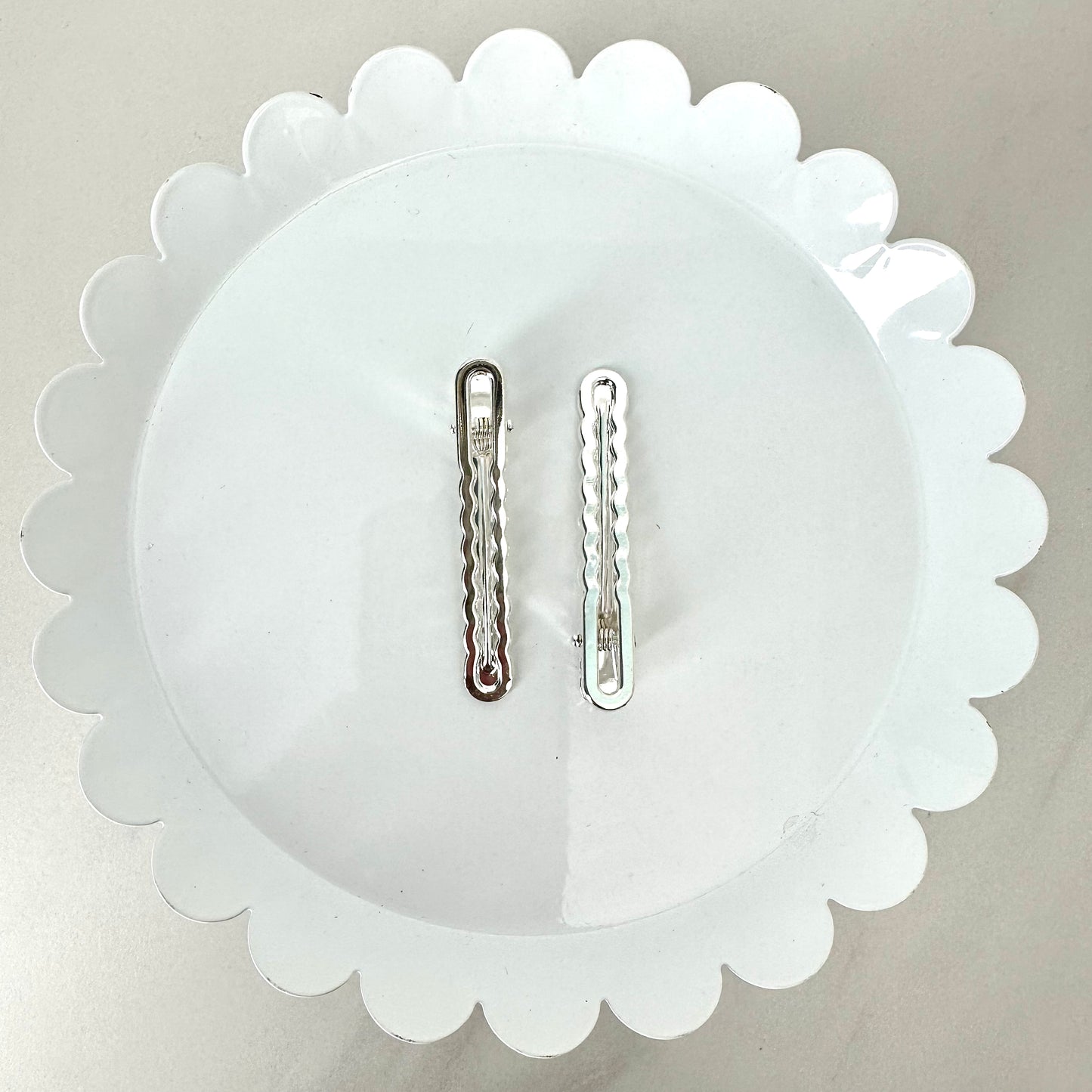Thin Wavy Barrette (6 PIECES) - September 2023