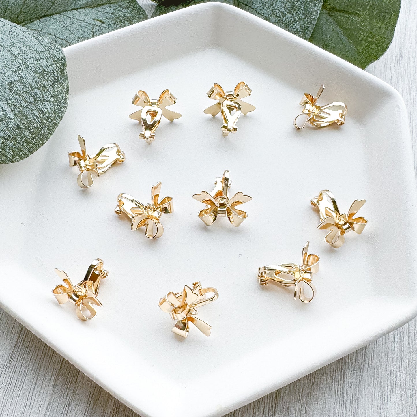 Clip On Ribbon Bow Stud Finding - (10 Pieces)