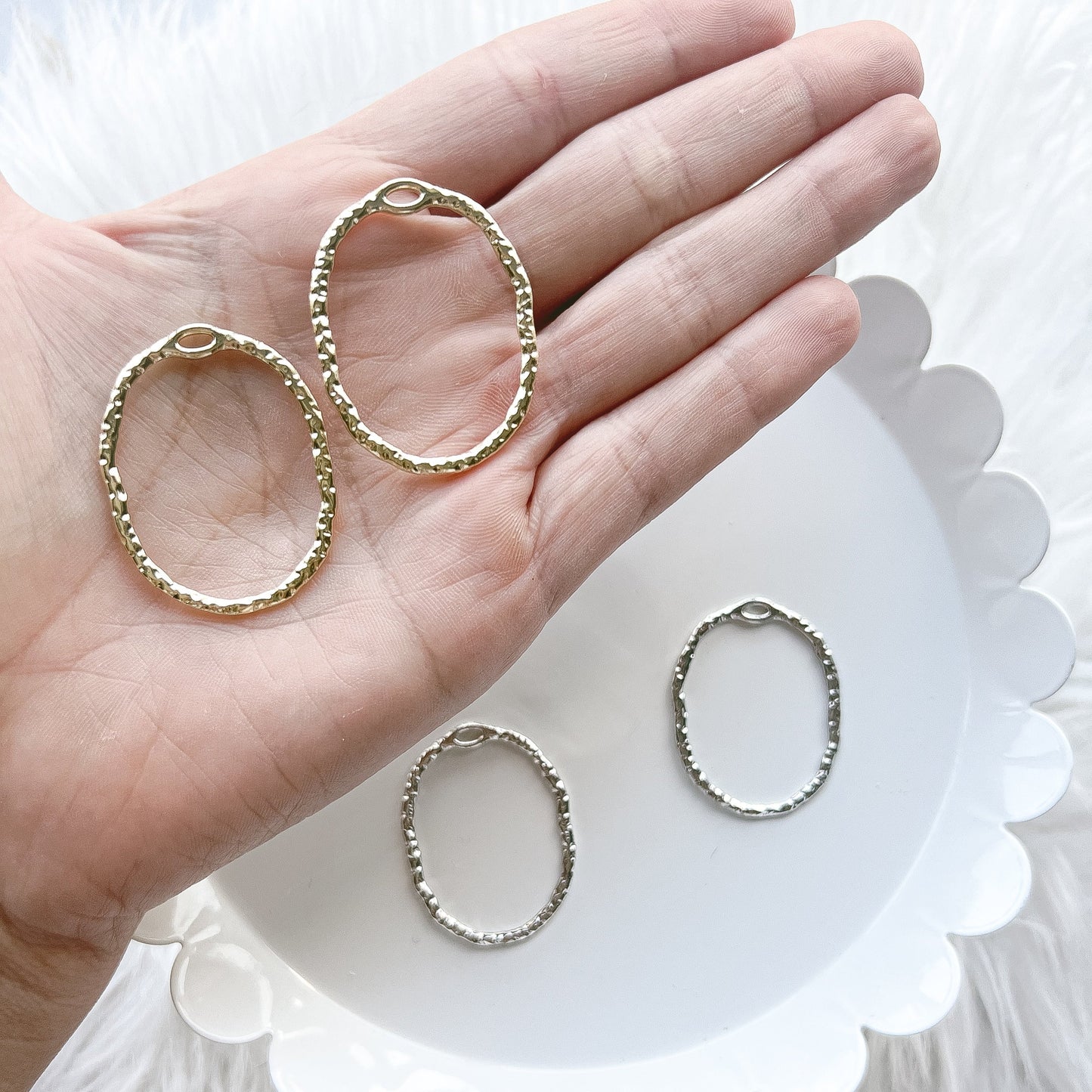 Oval Hammered Bezel- 10 PIECES - September 2024 Launch