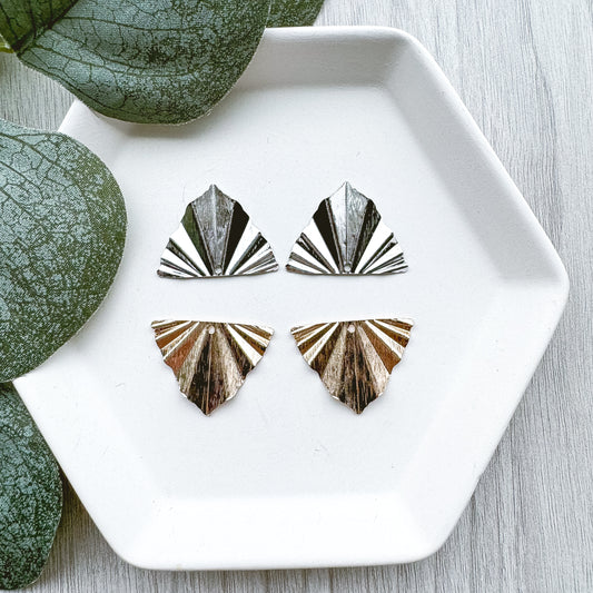 Wavy Fan Charm - 10 pieces