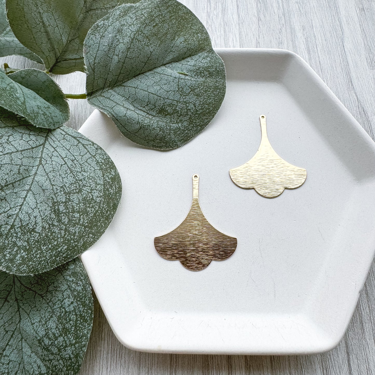 Scalloped Fan Charm - 10 PIECES - June Launch