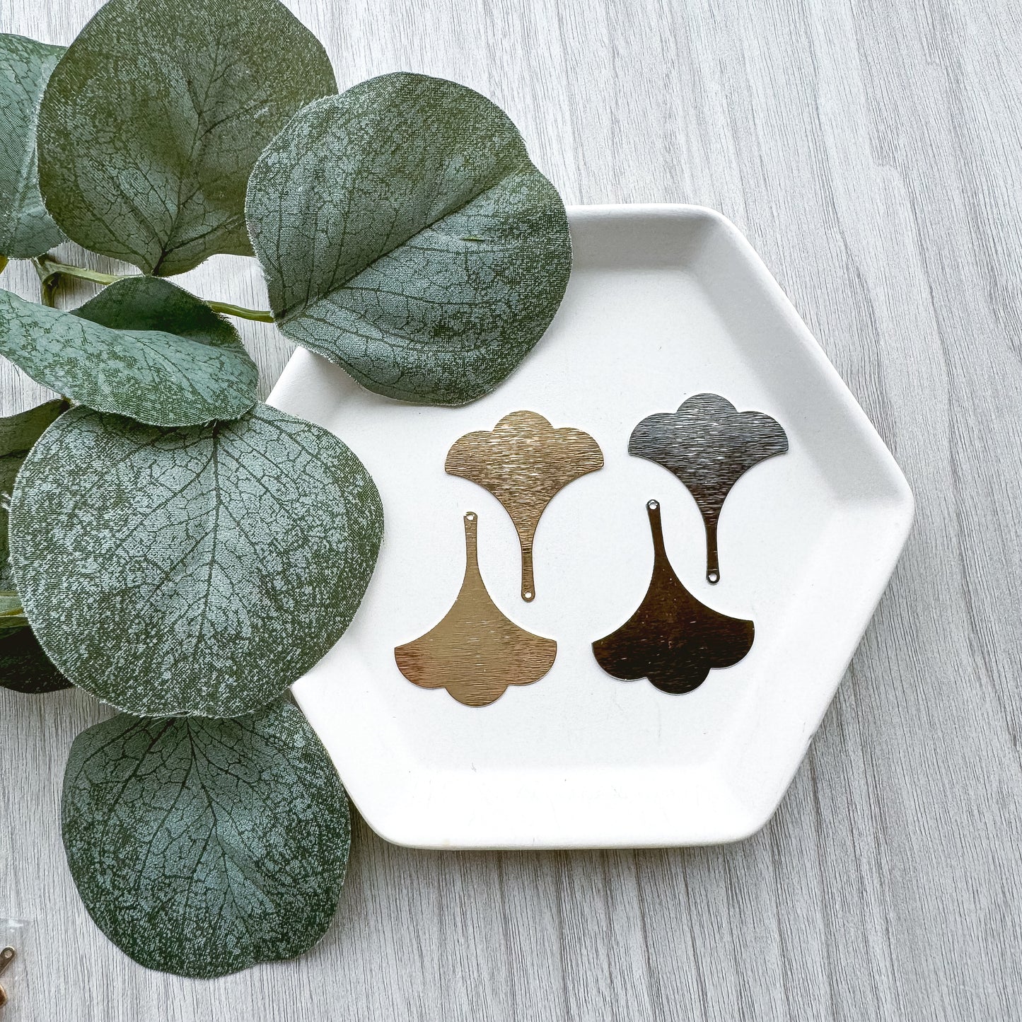 Scalloped Fan Charm - 10 PIECES - June Launch