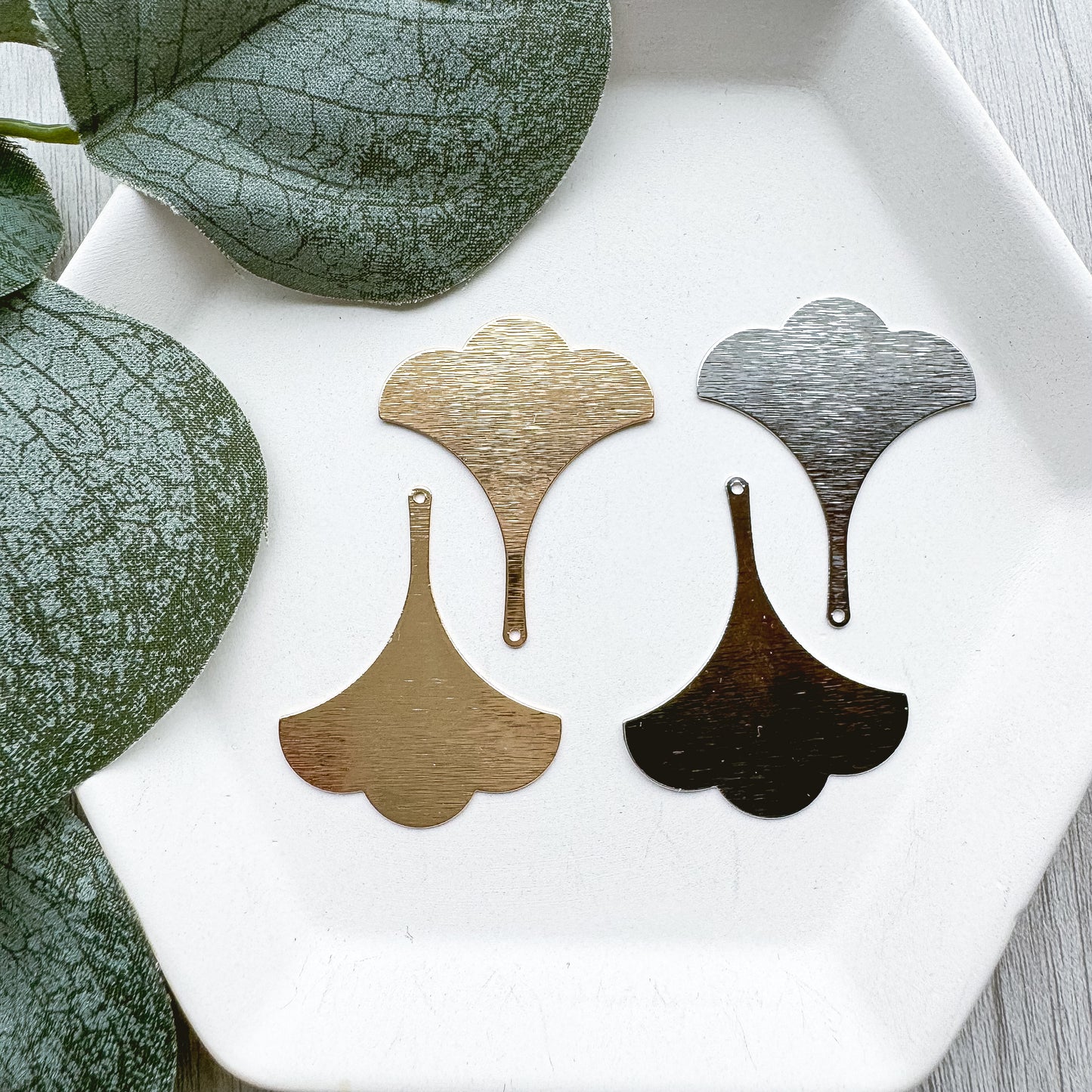 Scalloped Fan Charm - 10 PIECES - June Launch