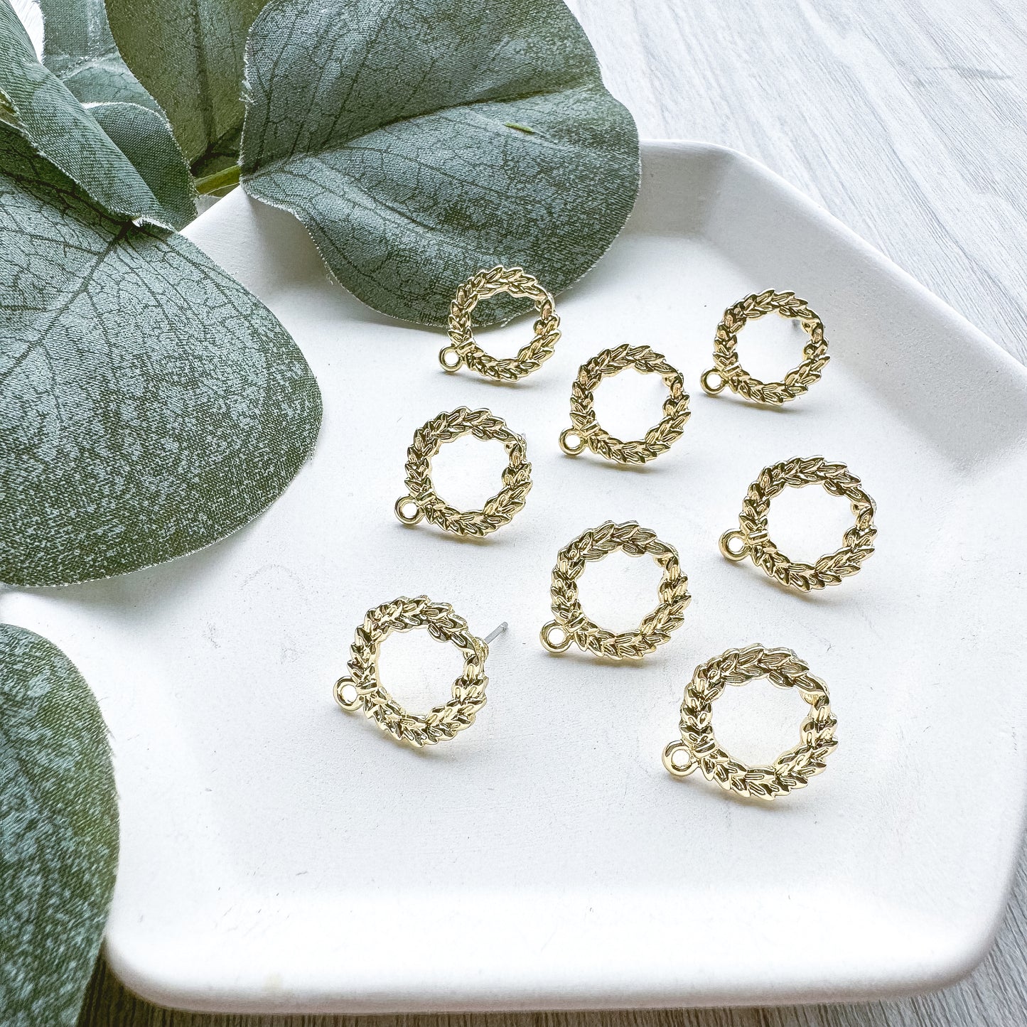 Wreath Stud Finding - 10 PIECES