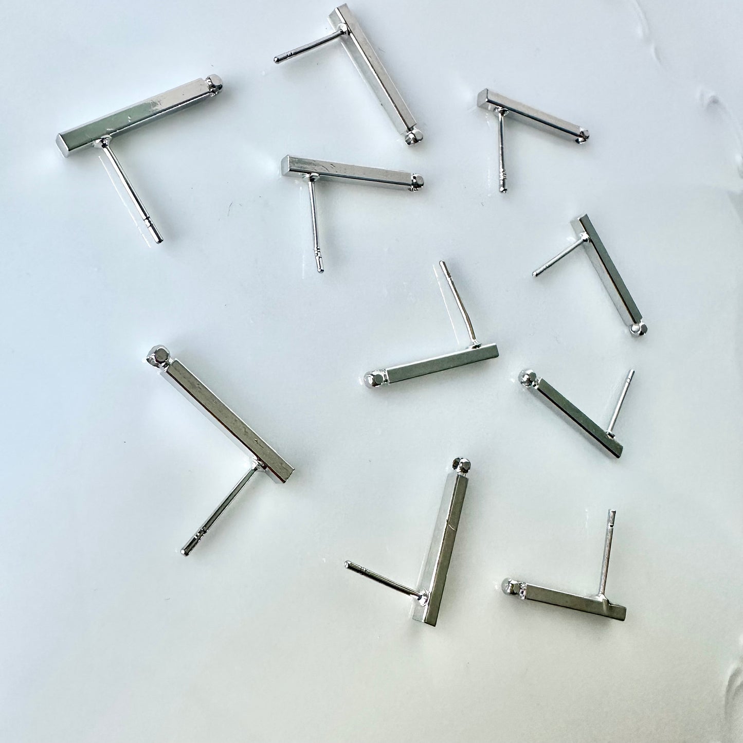 20mm Bar Stud Finding (10 pieces) - December 2023