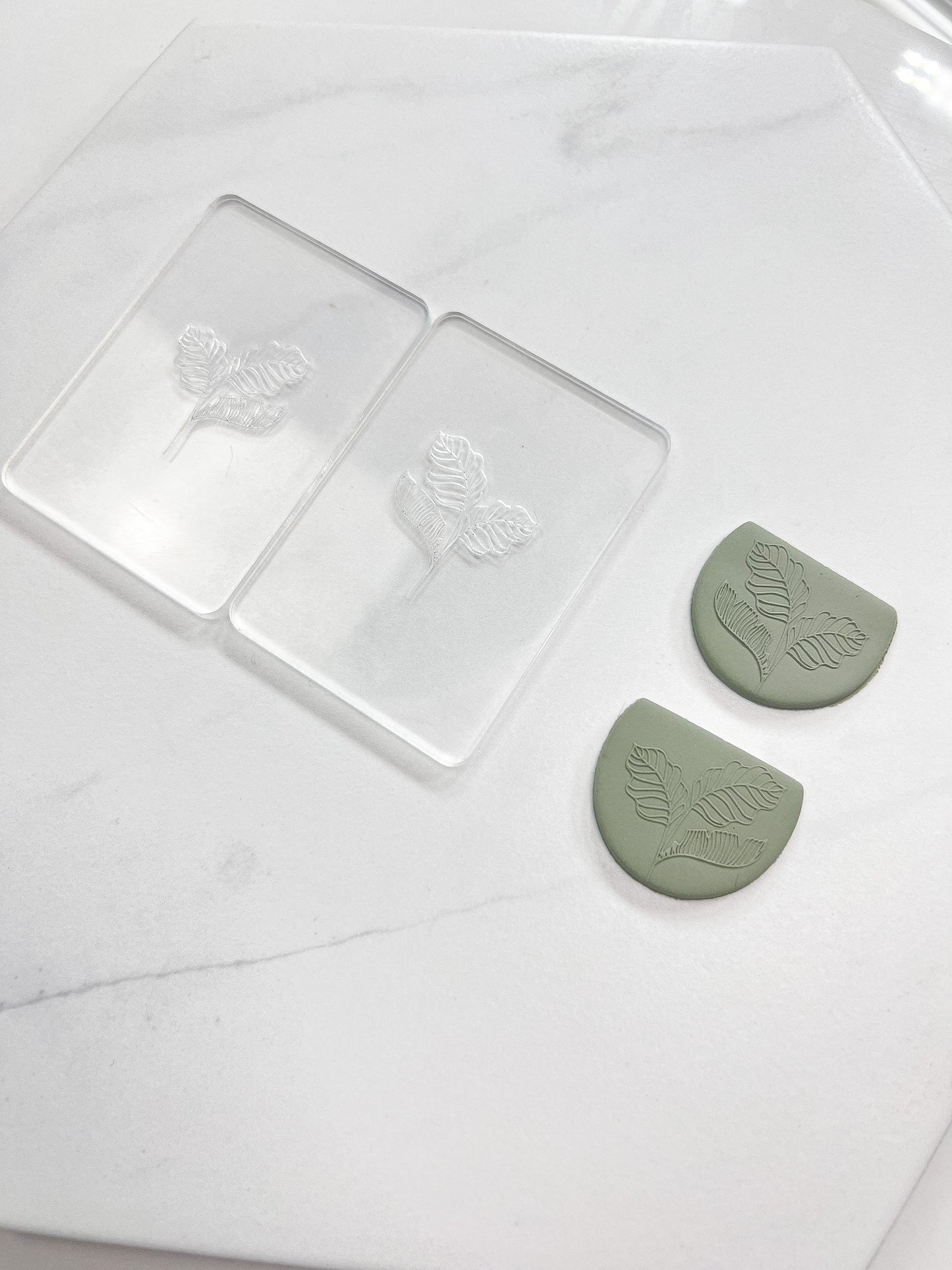 Leafy Plant Acrylic Tile