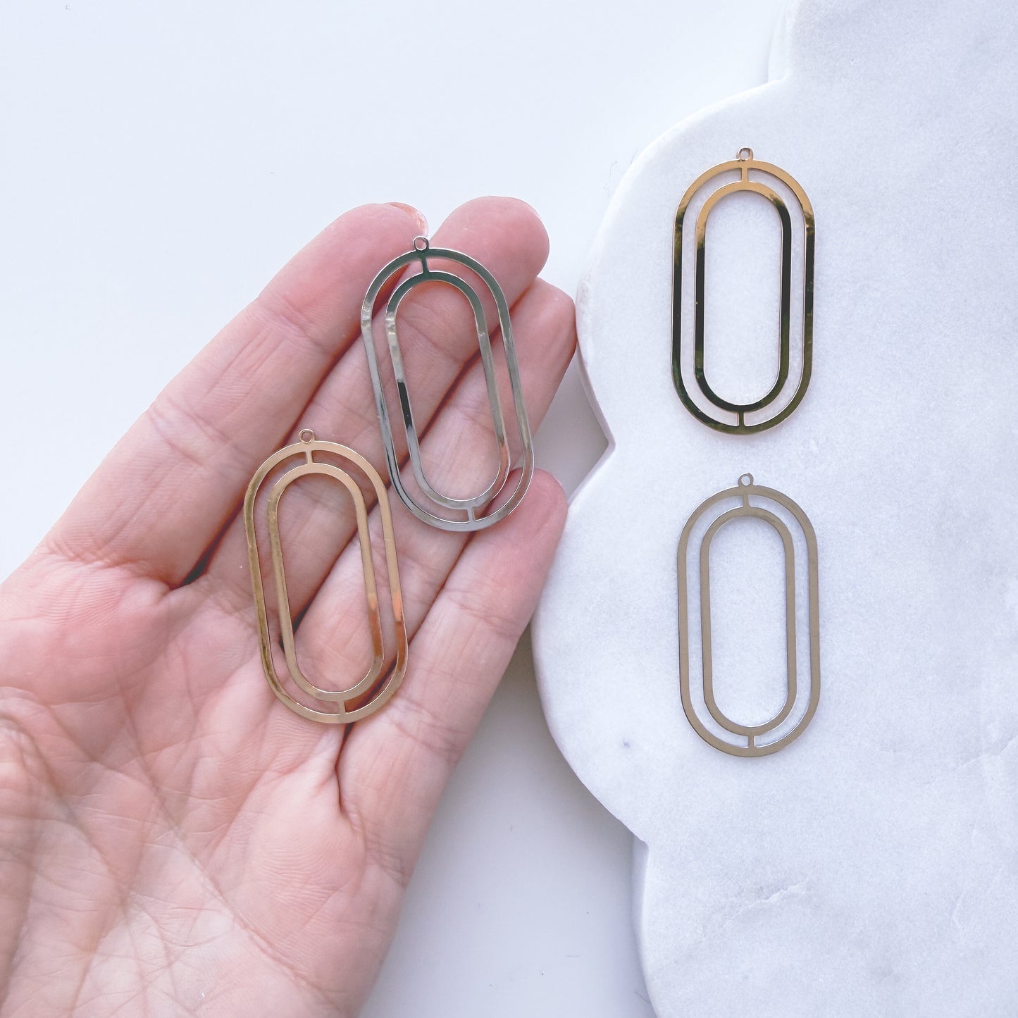 Oval line Bezel Charm- 10 PIECES - June 2026 Launch