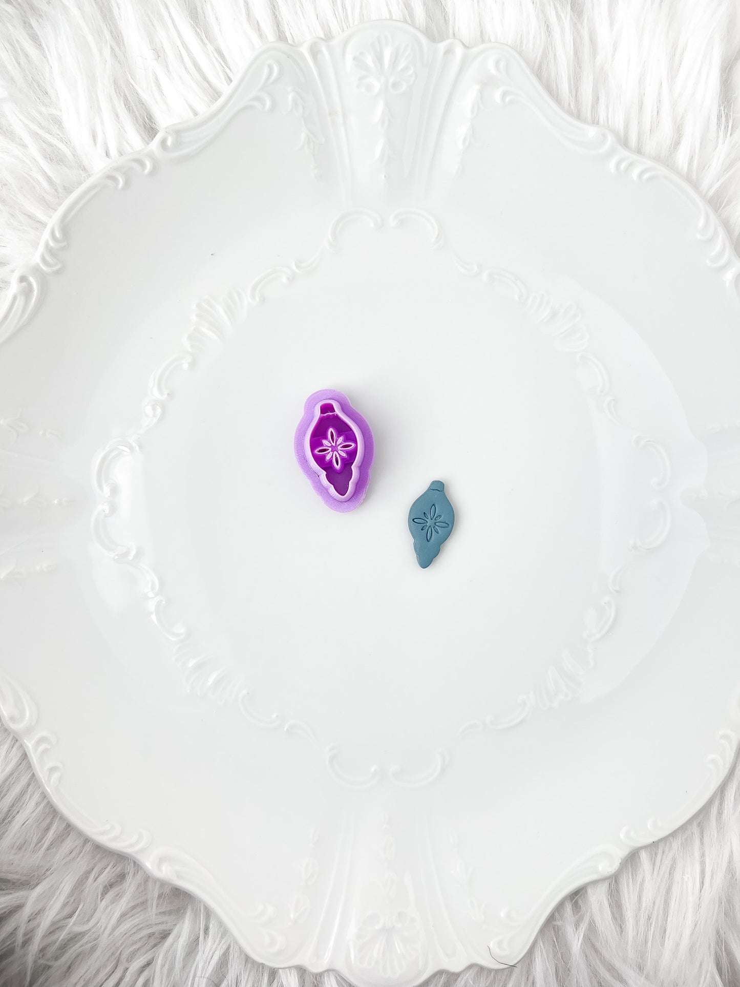 Bulb Imprint Clay Cutter - September 2023