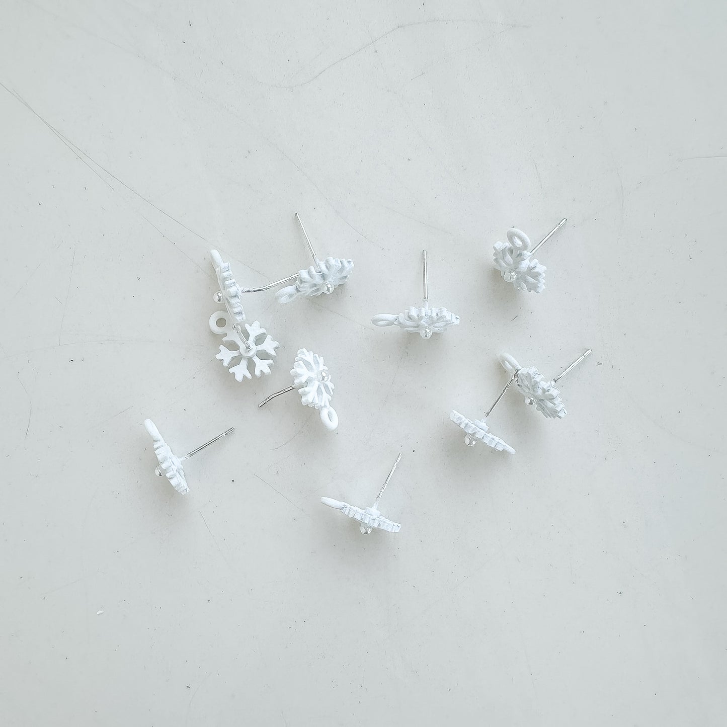 Snowflake Stud Finding - 10 PIECES - OCTOBER LAUNCH