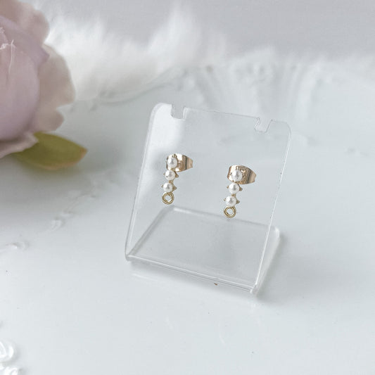 3 Pearl Drop Stud Finding (10 PIECES) - February Launch