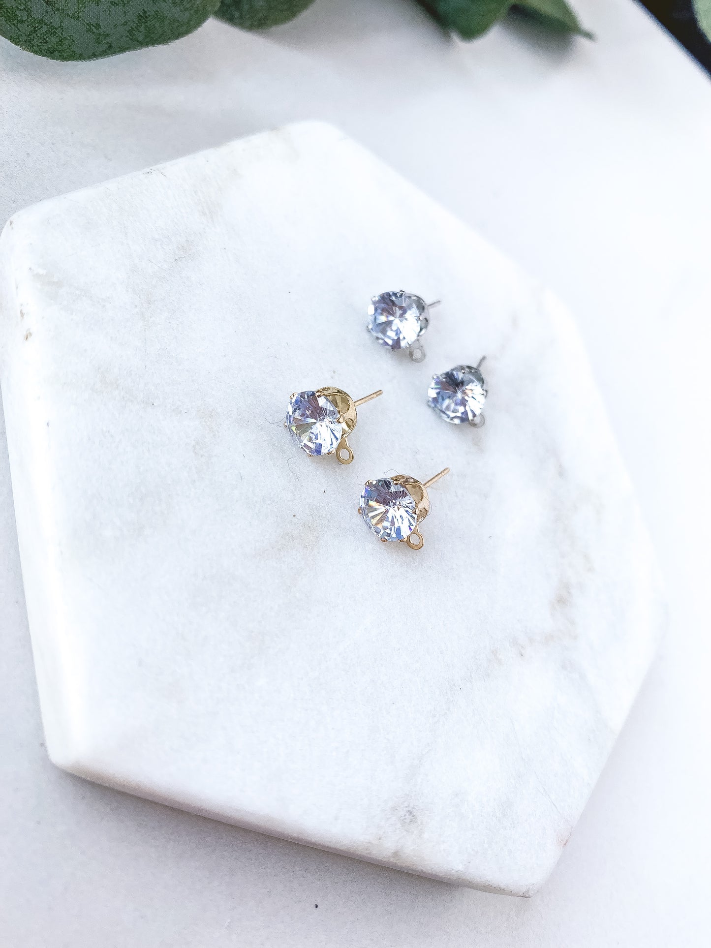 9mm Gem Dangle Stud Finding - 10 Pieces