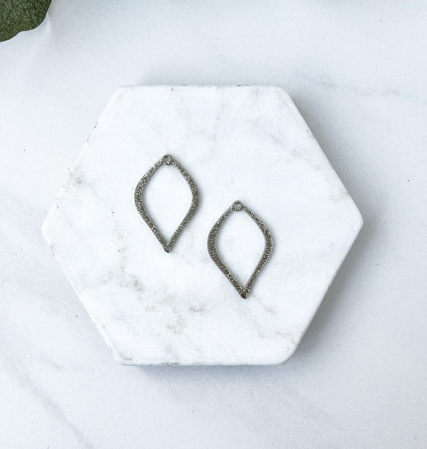 Hammered Bulb Charm - 10 PIECES