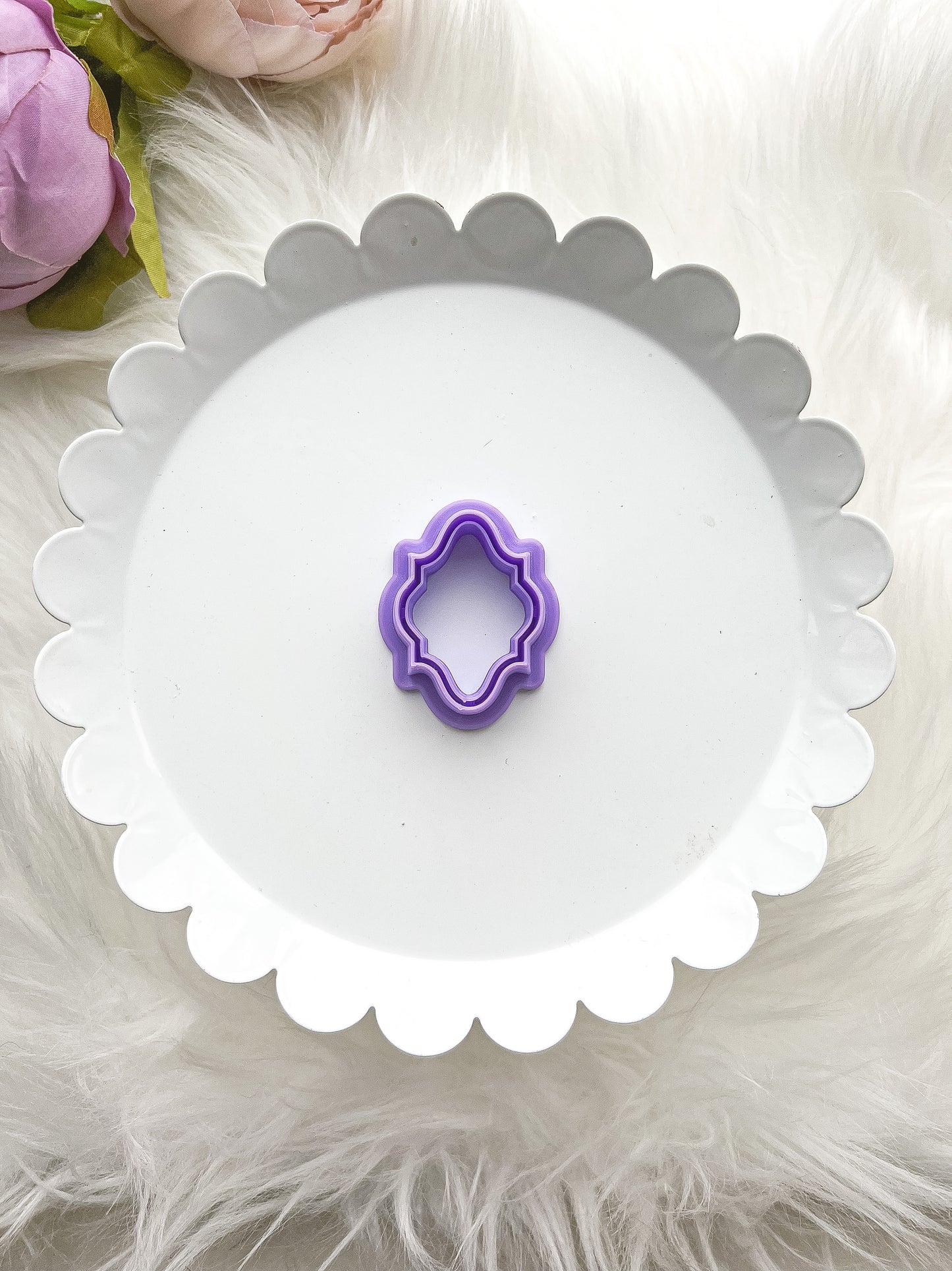 Romantic Frame Cutter