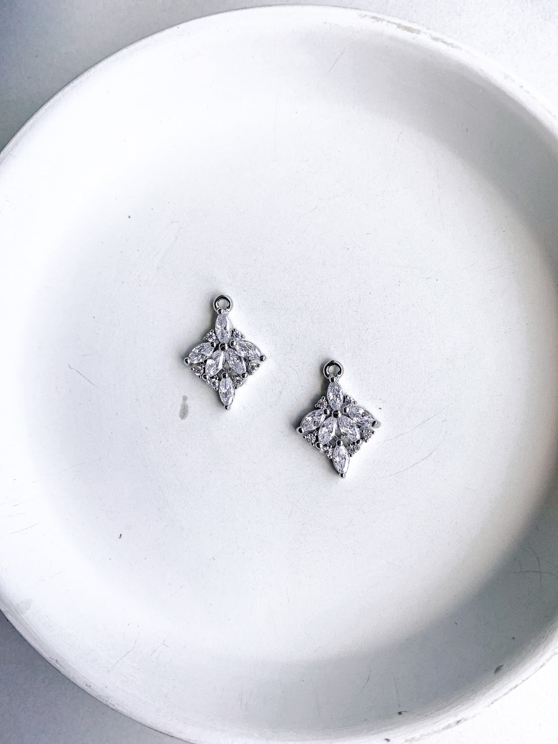 Multi Gem Charm - 10 PIECES