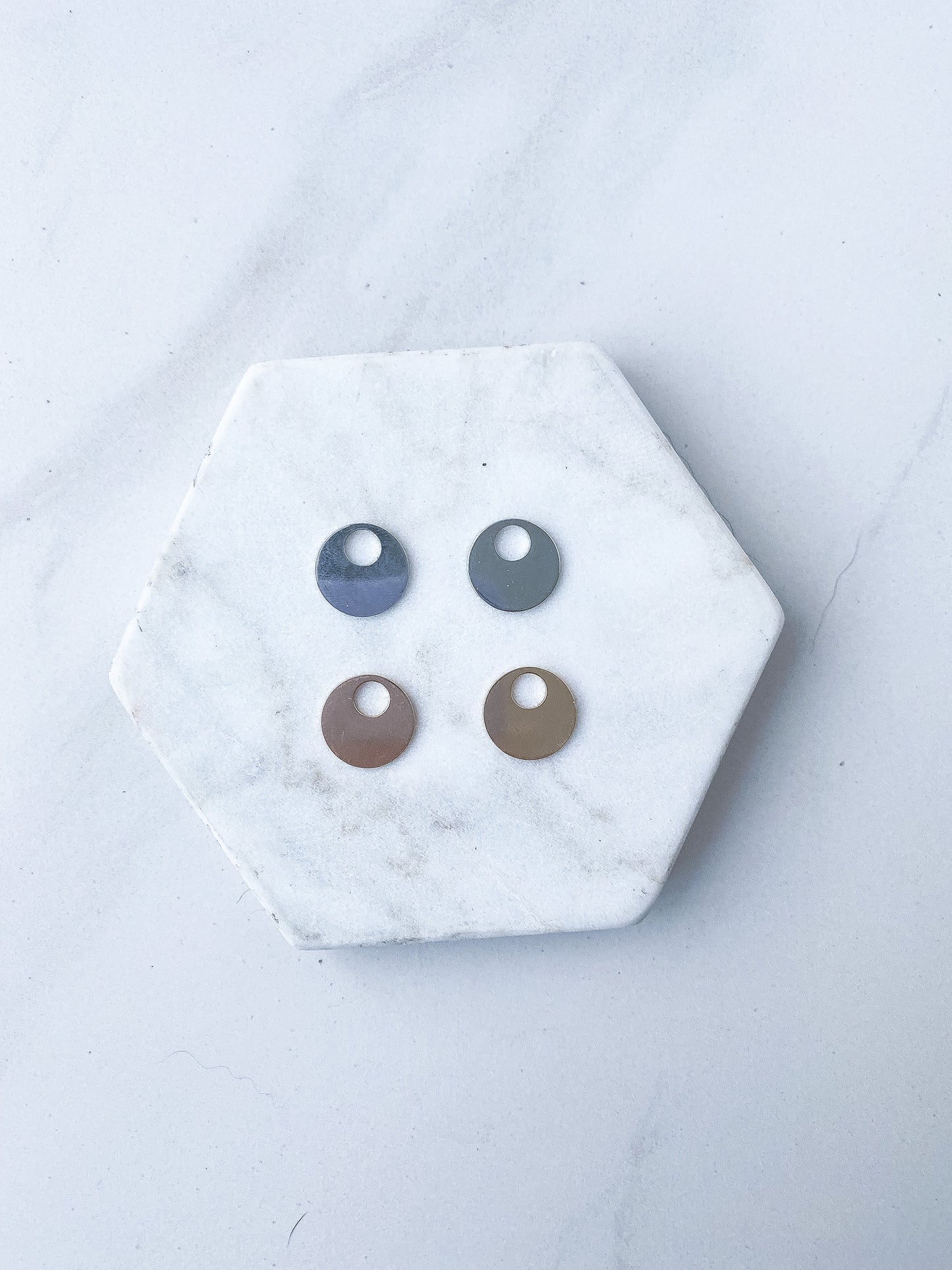 Retro Circle Charm - 10 PIECES