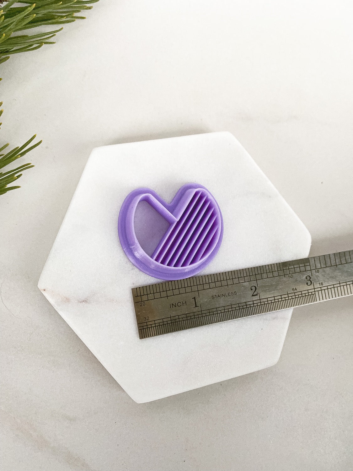 Deco Circle Cut with Imprint Lines