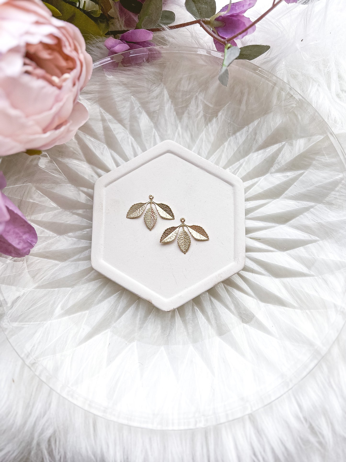 3 Leaf Charm - 10 PIECES