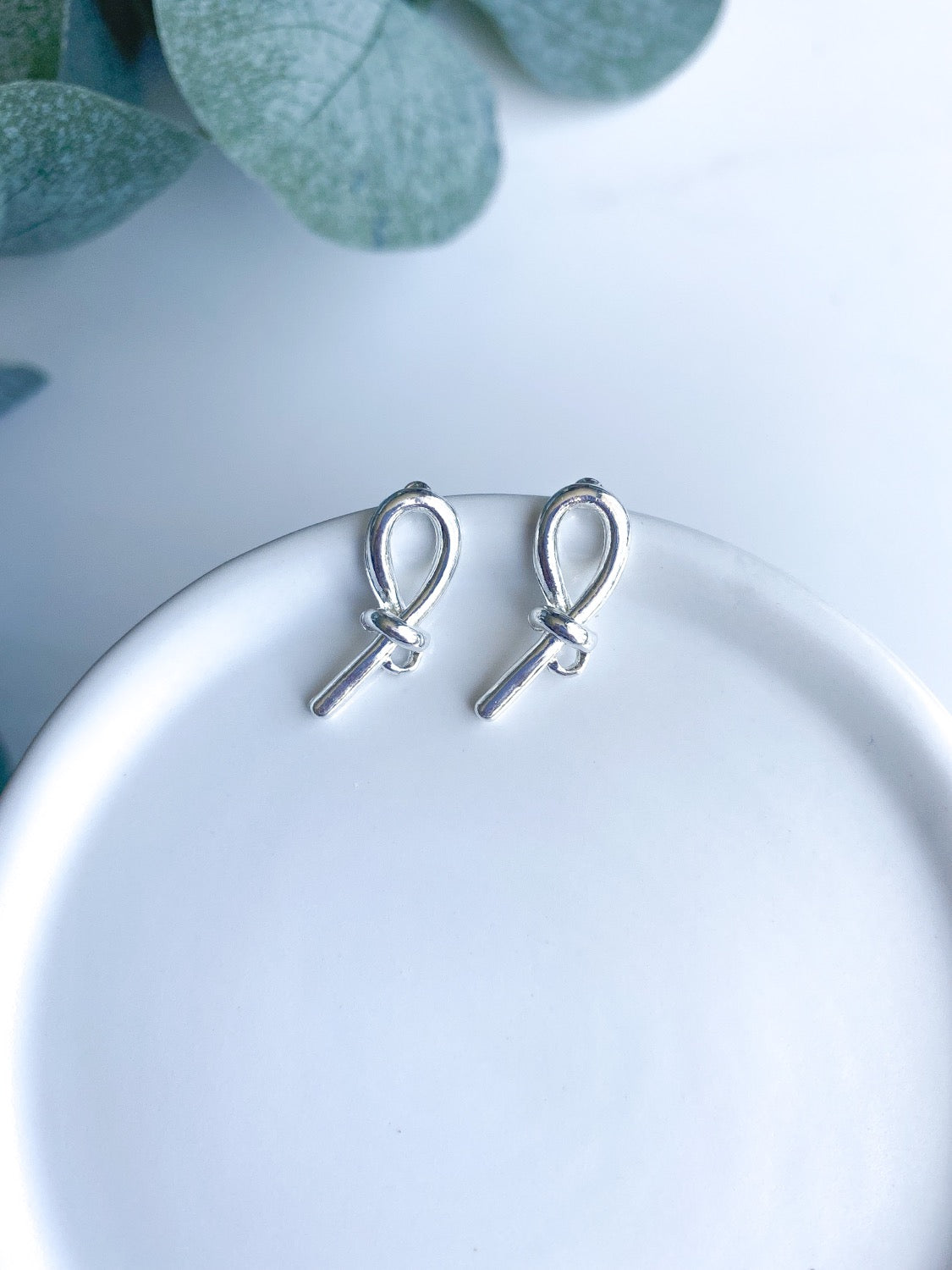Knot Stud Finding - 10 Pieces