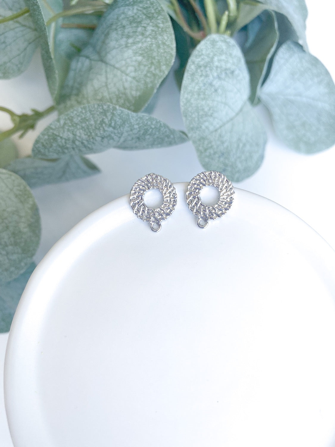 Texture Circle Stud Finding - 10 Pieces