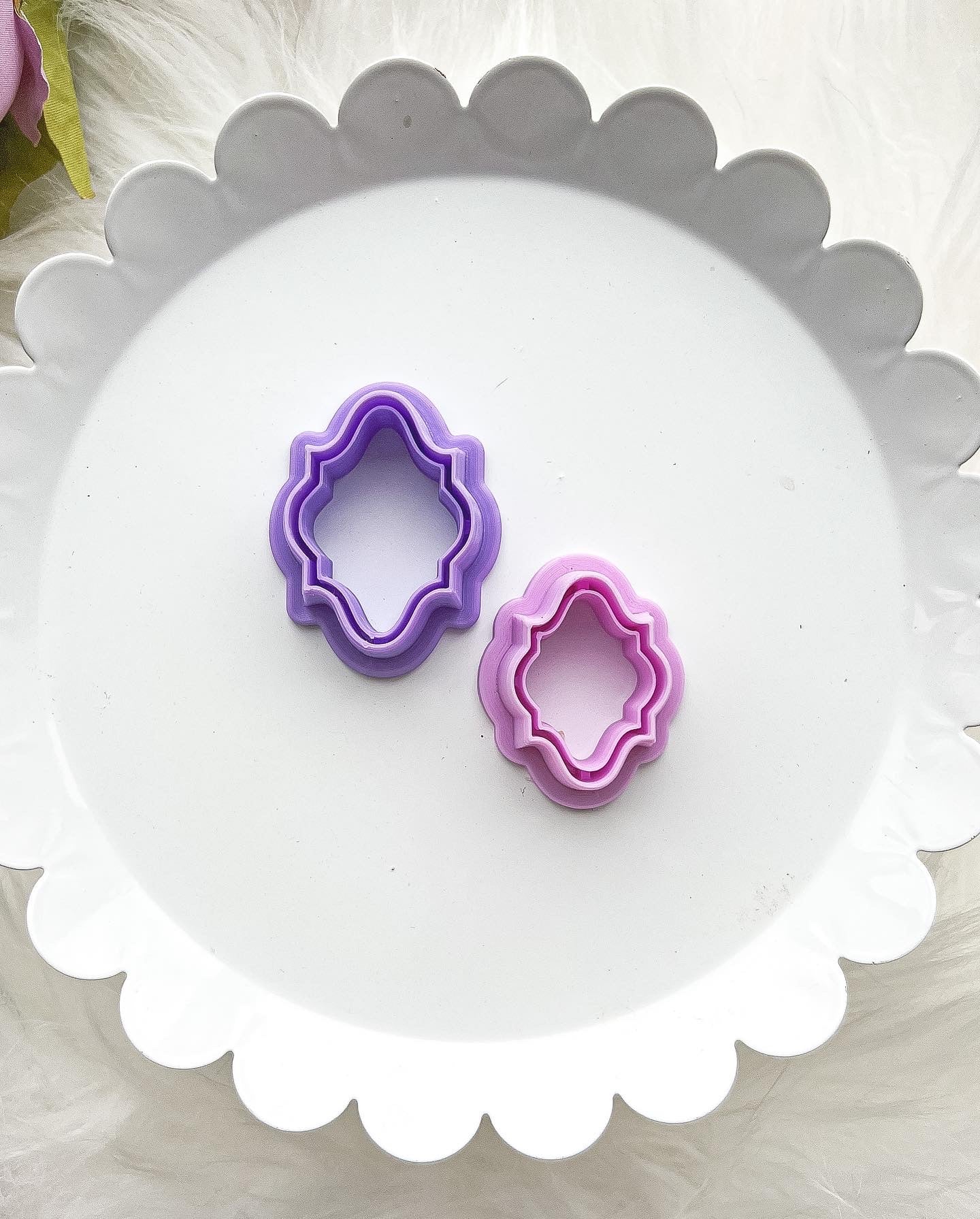 Romantic Frame Cutter