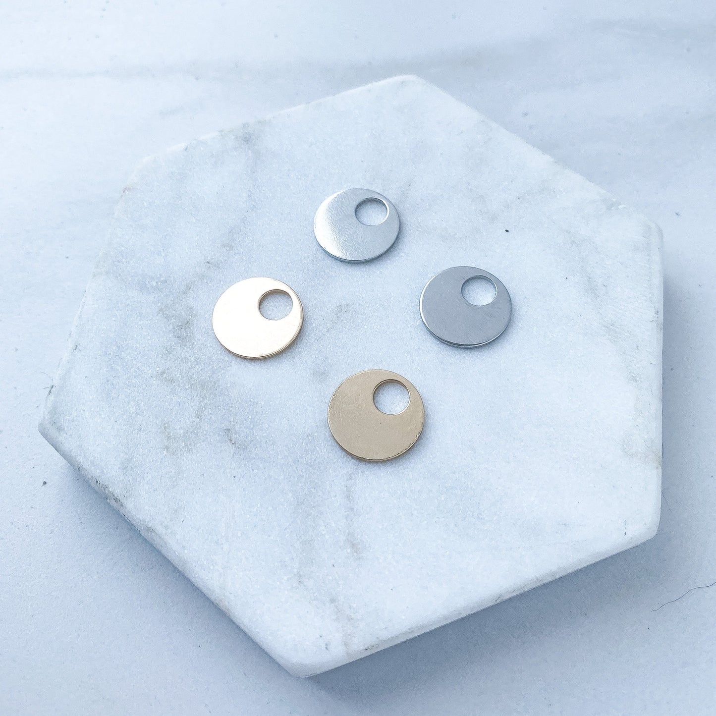 Retro Circle Charm - 10 PIECES