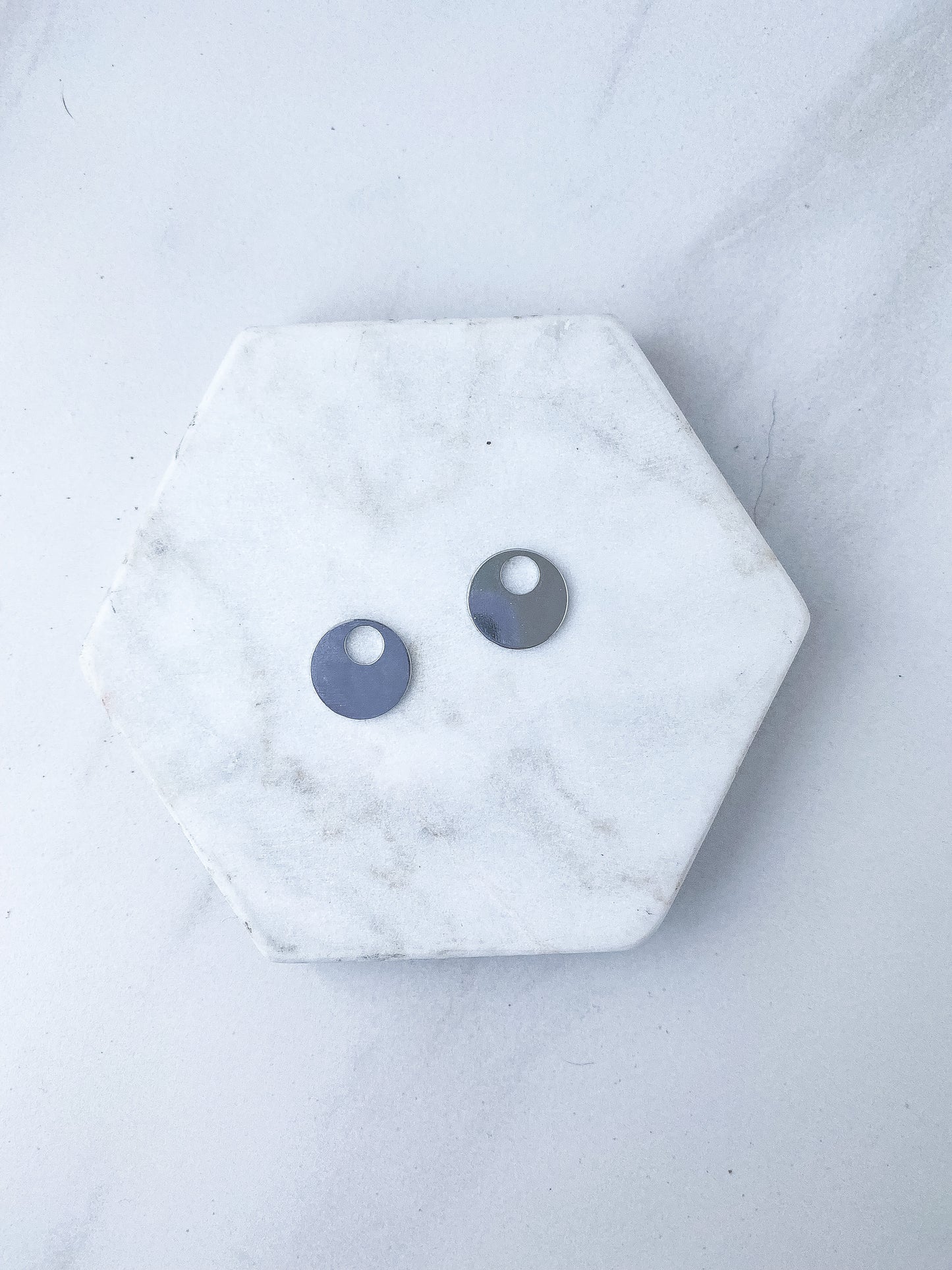 Retro Circle Charm - 10 PIECES