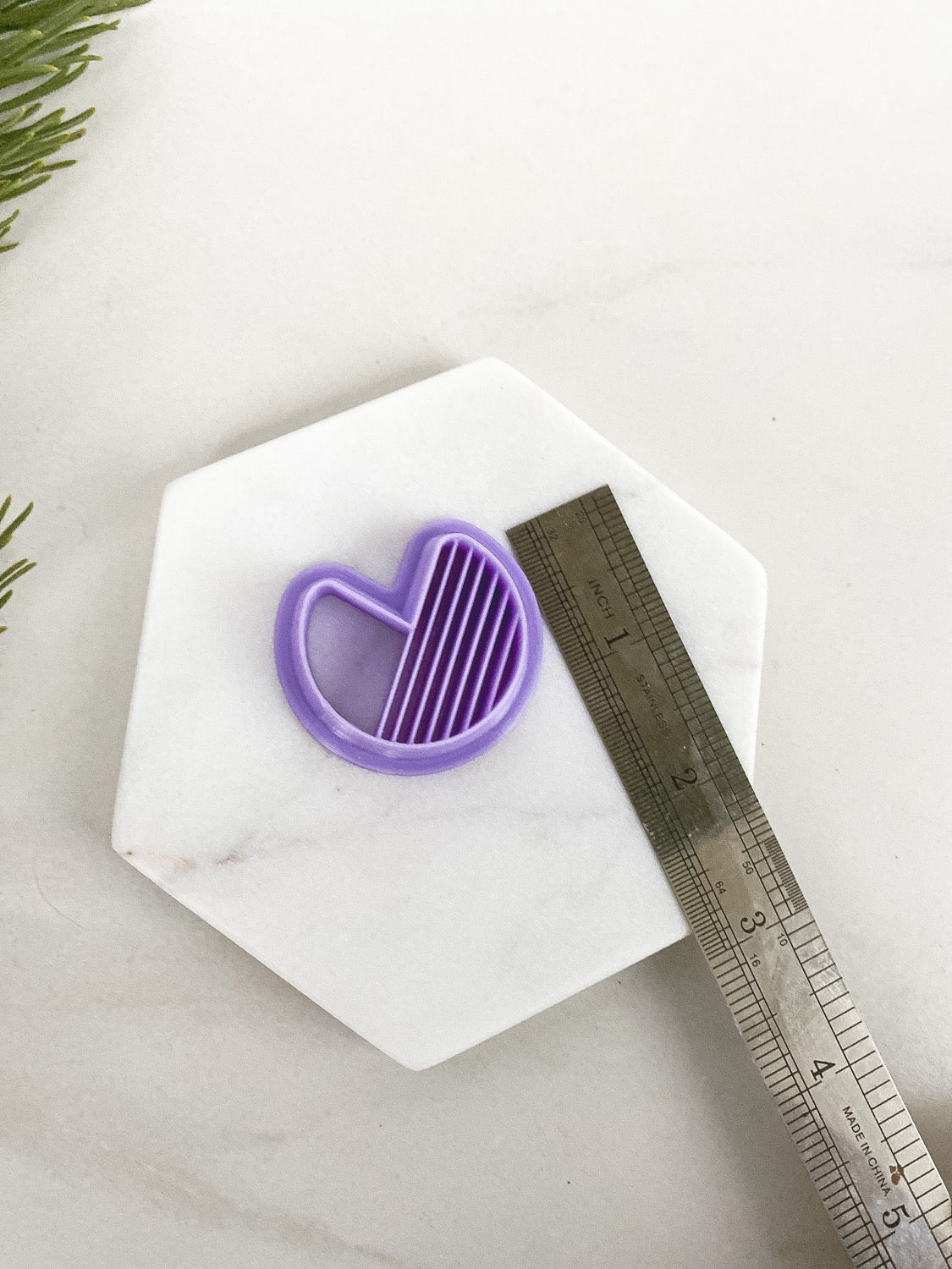 Deco Circle Cut with Imprint Lines