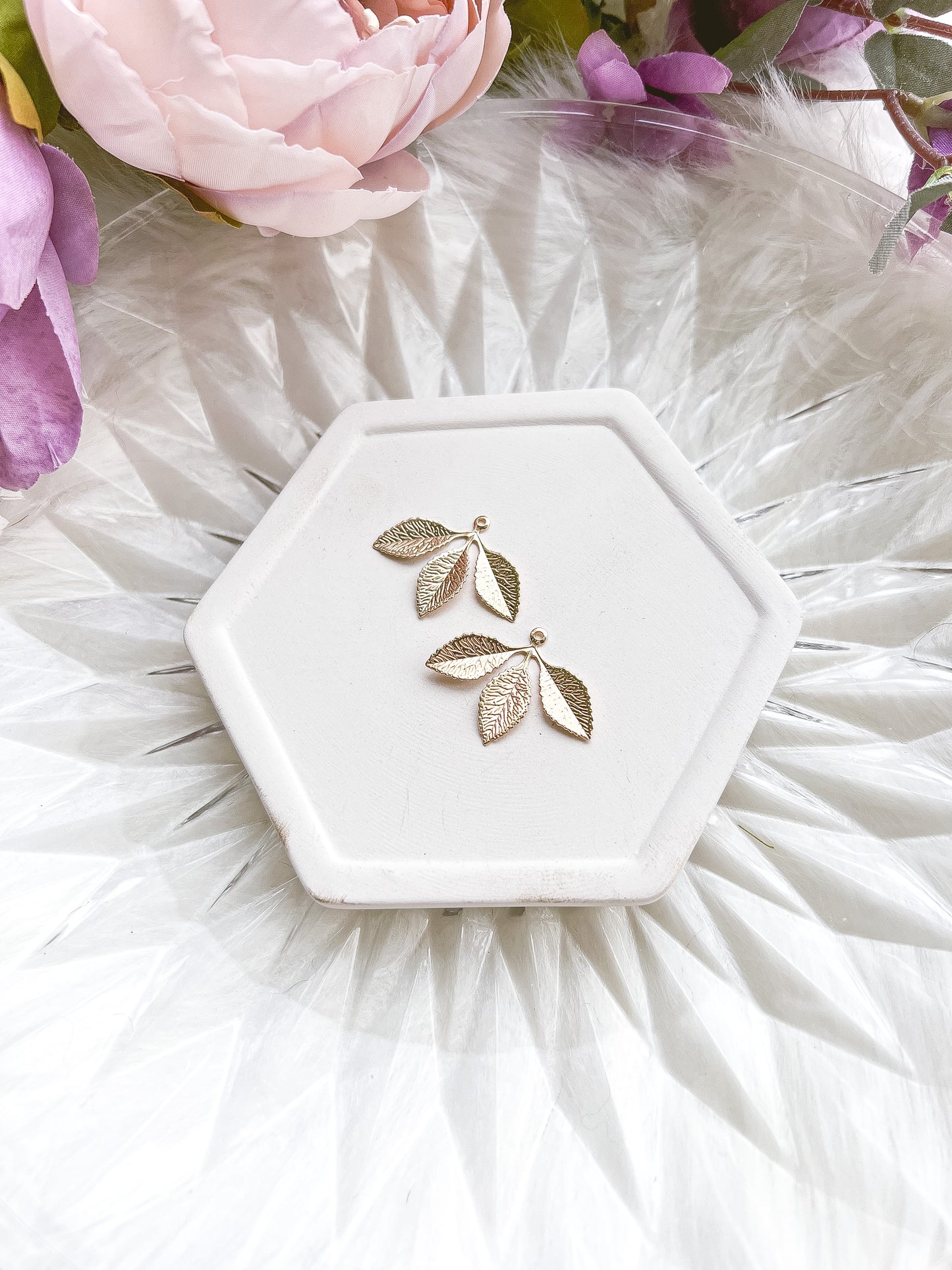 3 Leaf Charm - 10 PIECES
