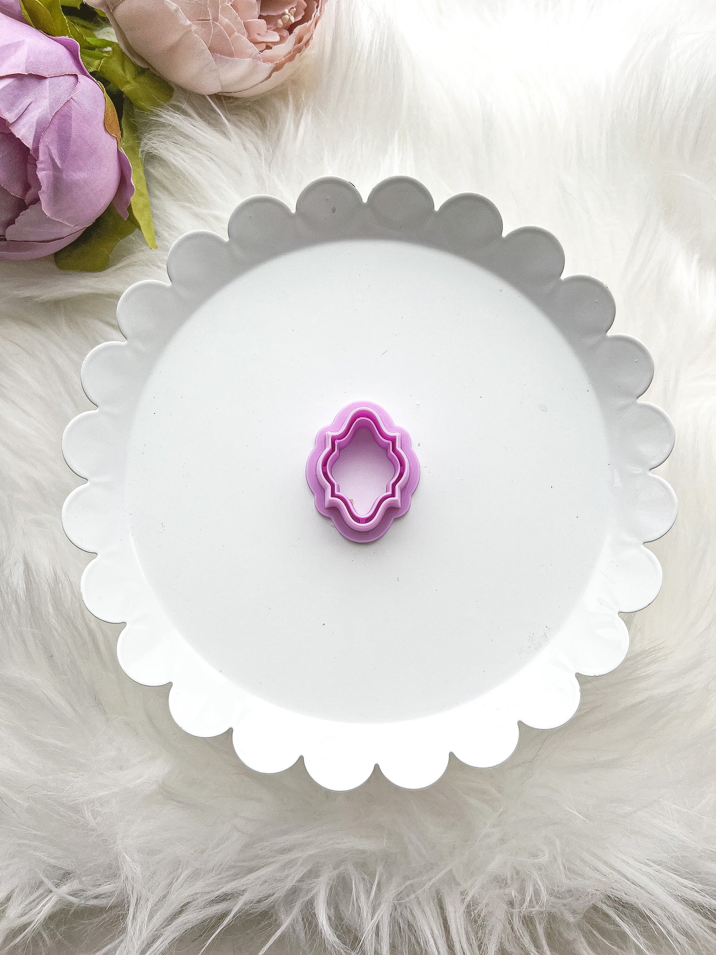 Romantic Frame Cutter