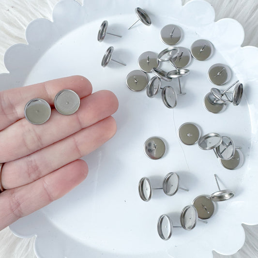 Bezel Stud Finding - 10 Pieces - April 2025