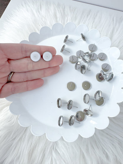 Bezel Stud Finding - 10 Pieces - April 2025