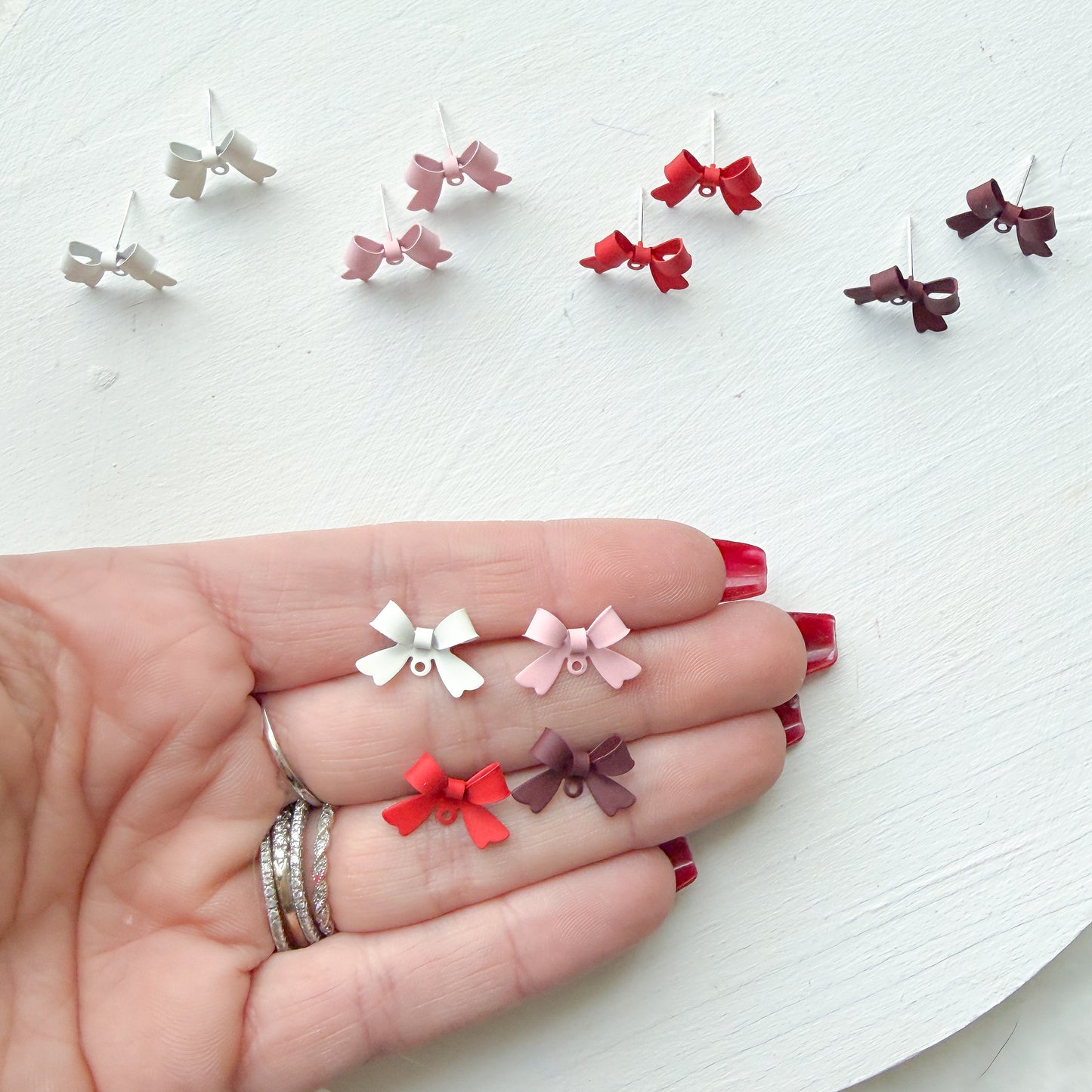 Bow Enamel Stud Finding- 10 PIECES - December 2025 Launch