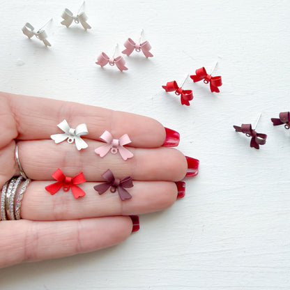 Bow Enamel Stud Finding- 10 PIECES - December 2025 Launch