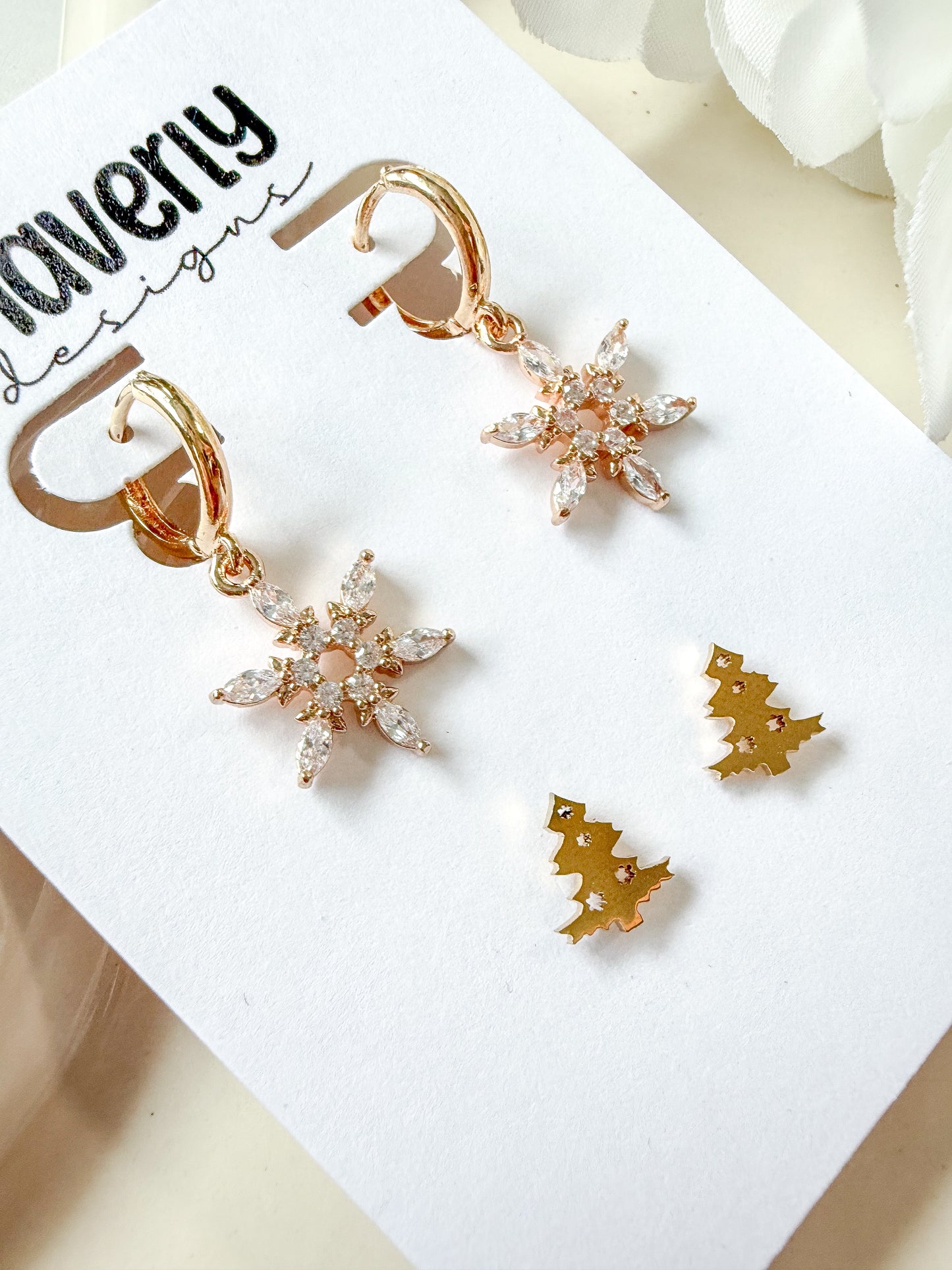Huggie Snowflake Dangle & Tree Stud - Christmas Set - November 2025