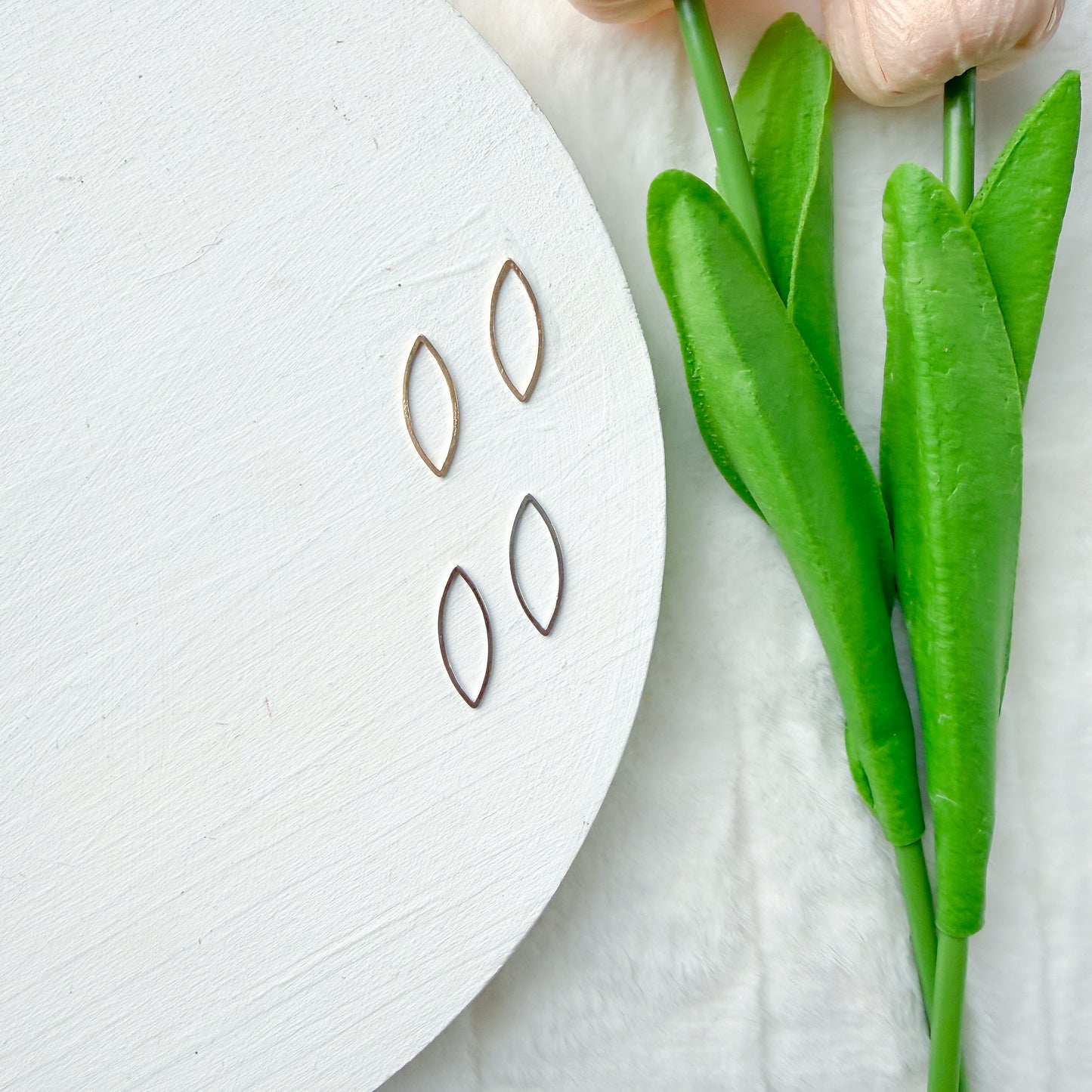 Small Almond Connector Bezel - 10 PIECES - December 2025 Launch