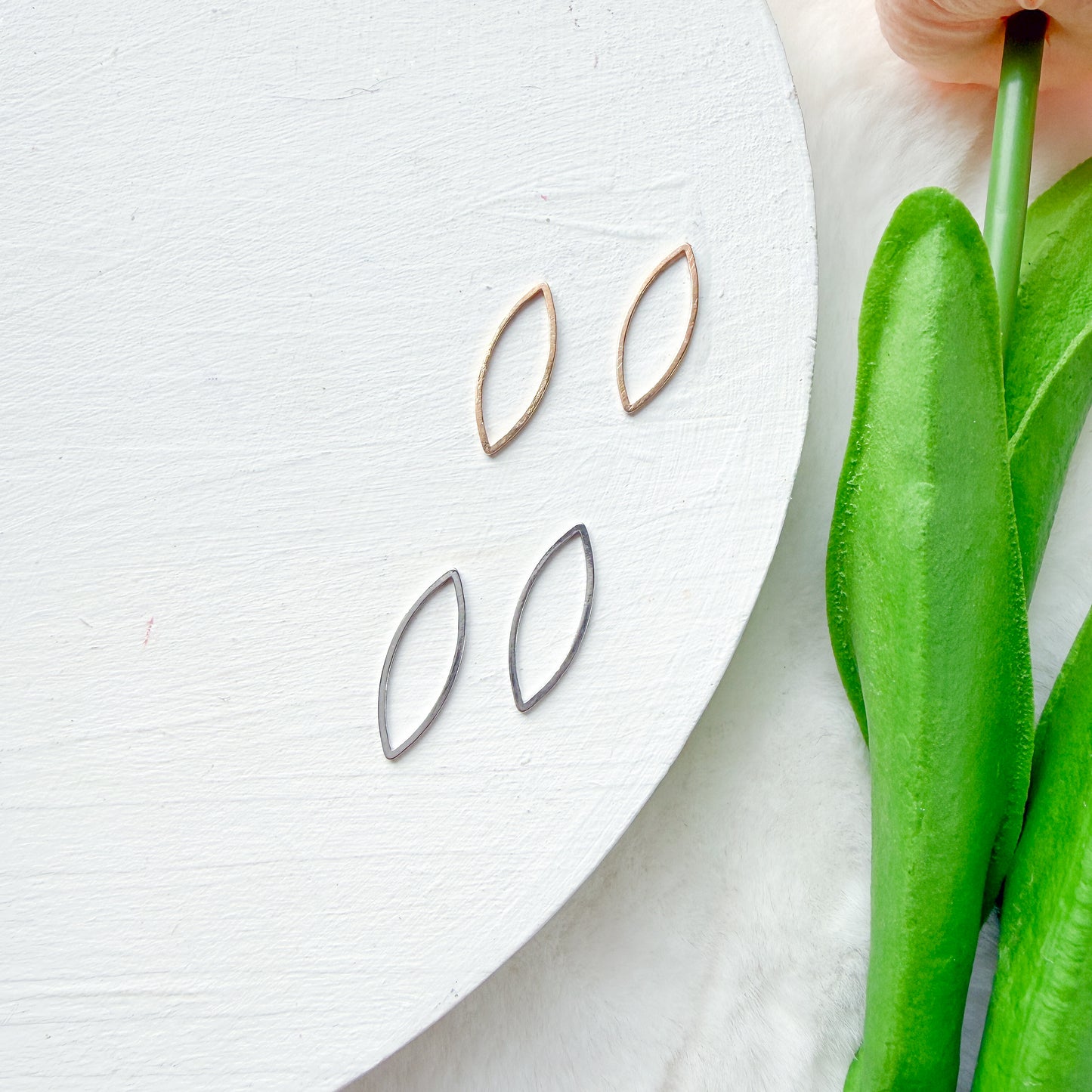 Small Almond Connector Bezel - 10 PIECES - December 2025 Launch