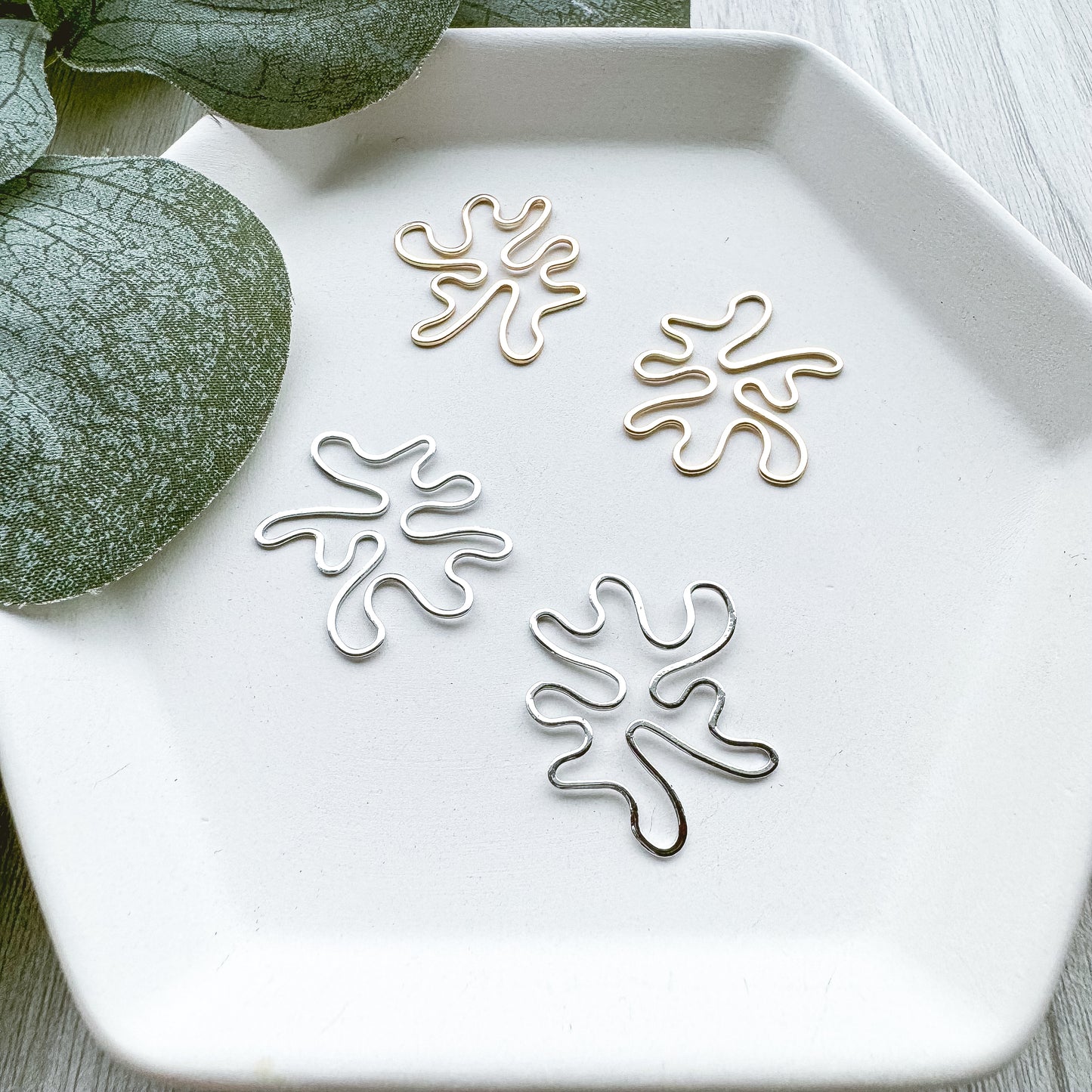 Squiggle Charm - 10 PIECES