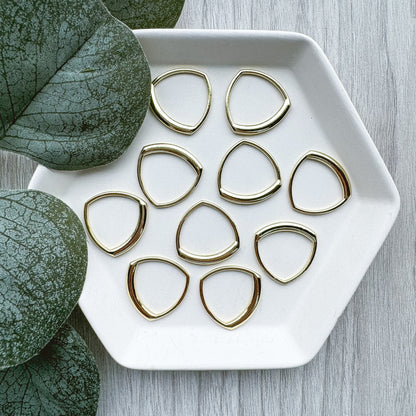 Round Thick Triangle - 10 PIECES