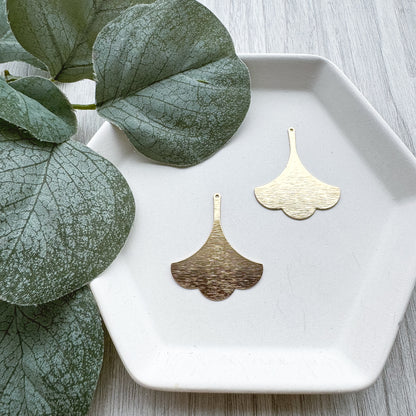 Scalloped Fan Charm - 10 PIECES - June Launch