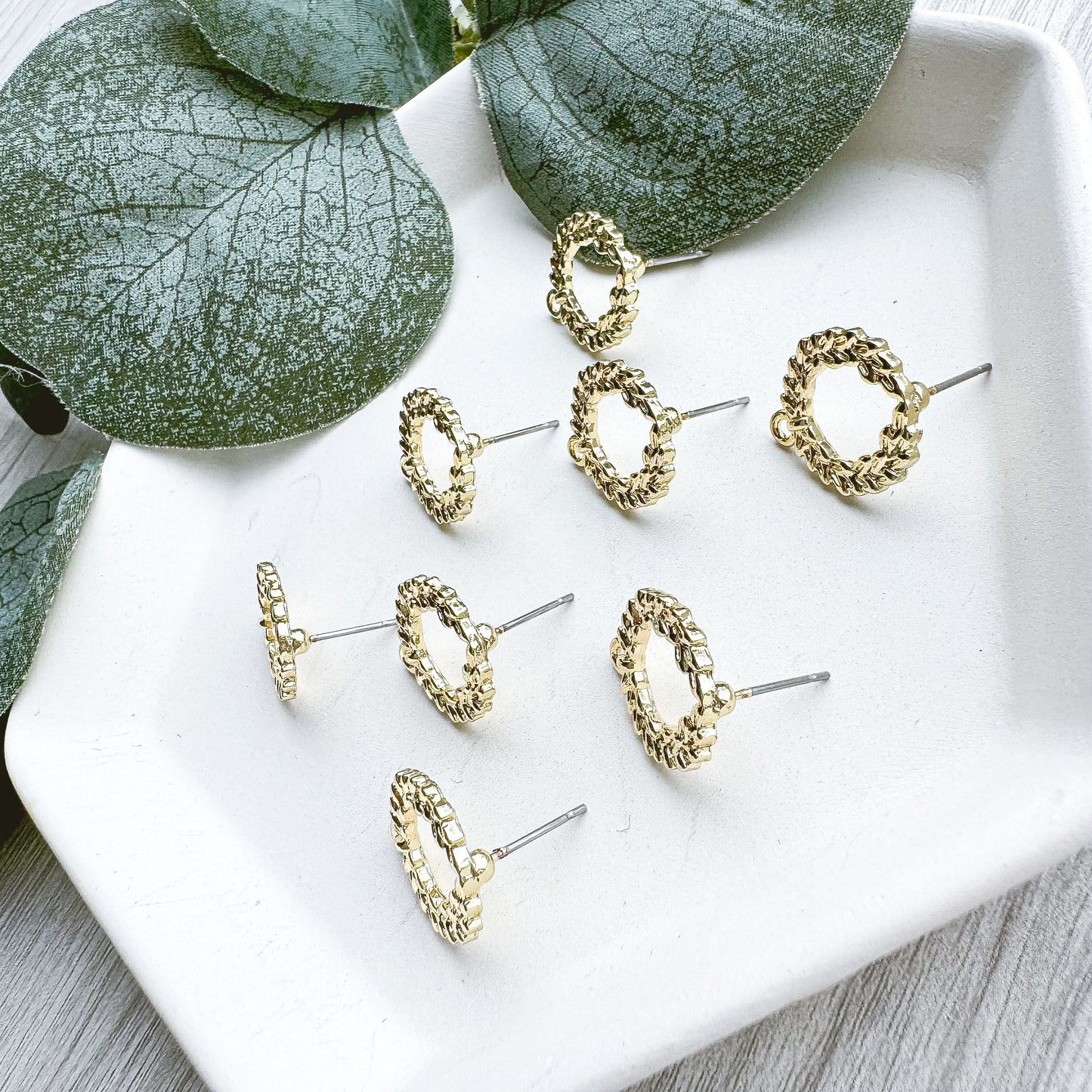 Wreath Stud Finding - 10 PIECES