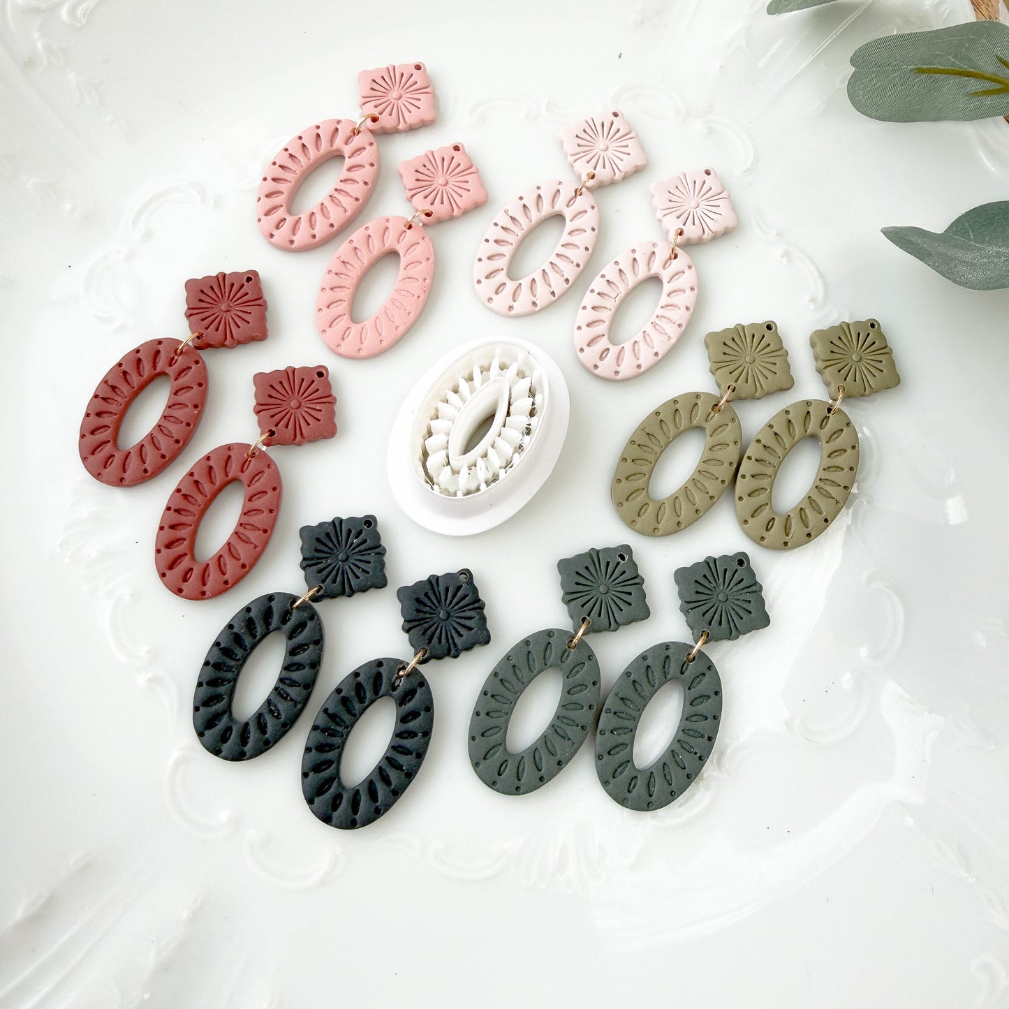 Taylor Imprint Oval Window Clay Cutter - January 2026 Launch