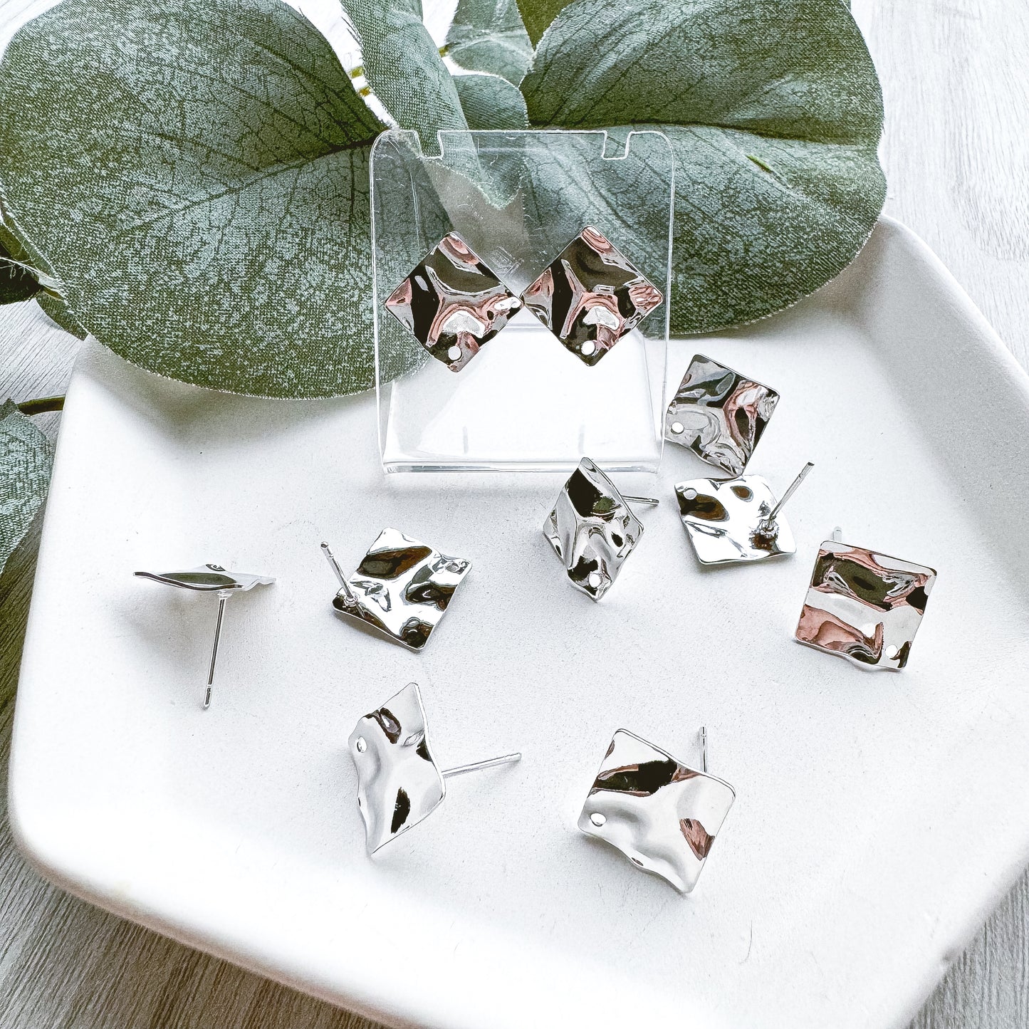 Square Diamond Crinkle Stud Finding - 10 PIECES