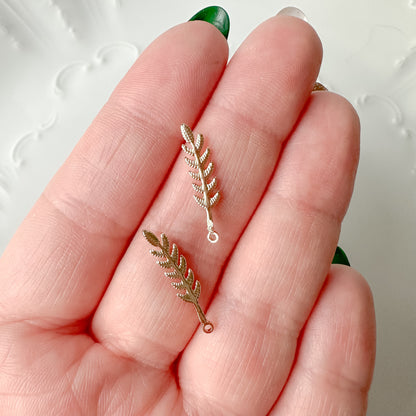 Leaf and Vine Charm - 10 PIECES  - December 2023