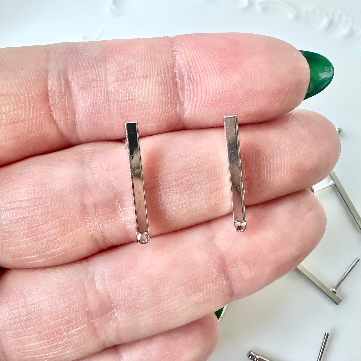 20mm Bar Stud Finding (10 pieces) - December 2023