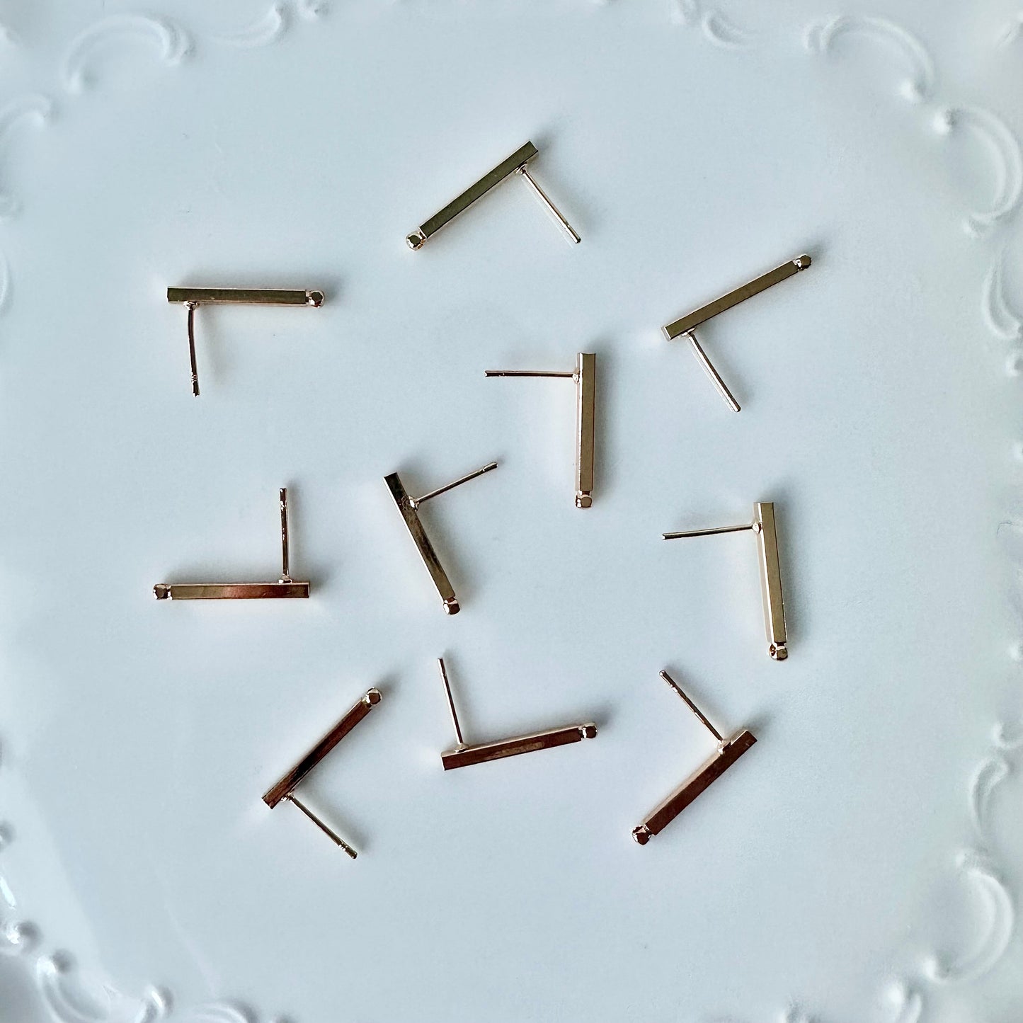 20mm Bar Stud Finding (10 pieces) - December 2023