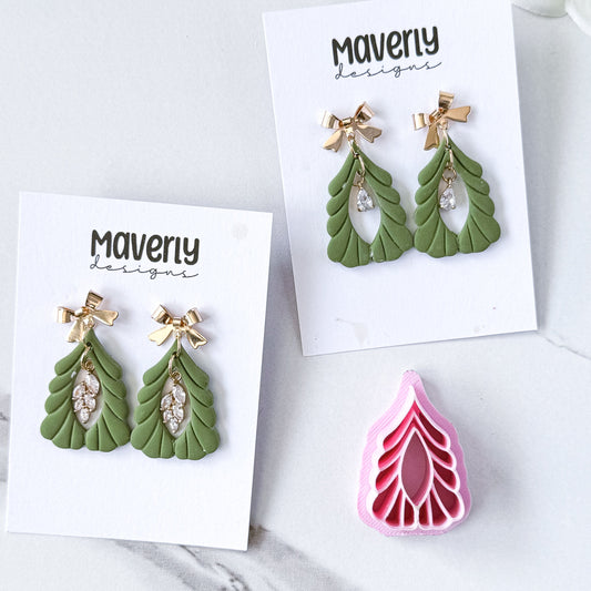 Scalloped Window Christmas Tree Clay Cutter - September 2025 Launch