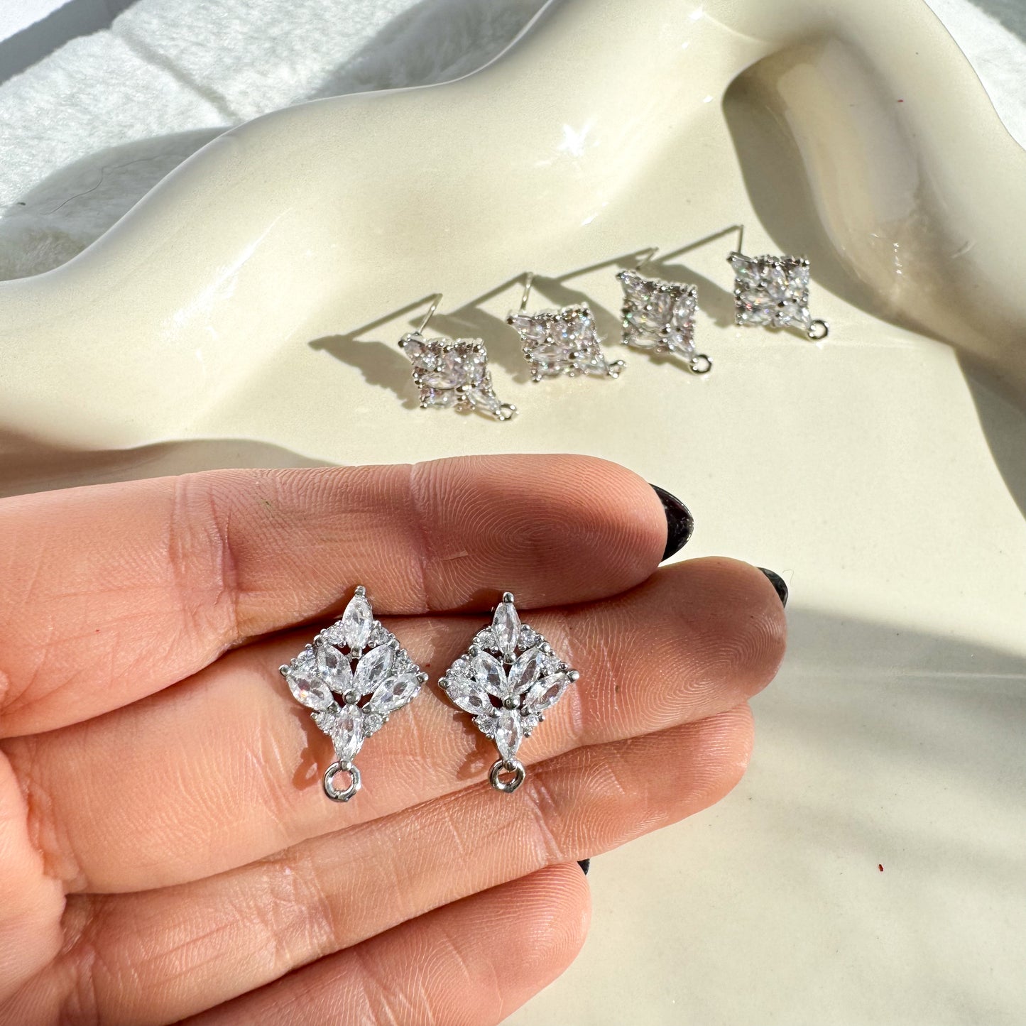 Multigem Stud Finding - 10 PIECES - October 2025 Launch