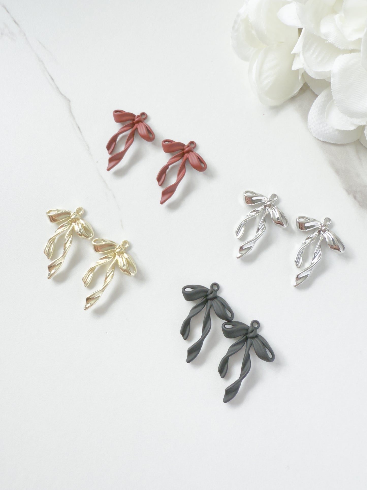 Curling Bow Charm Charm - 10 PIECES - September 2025 Launch