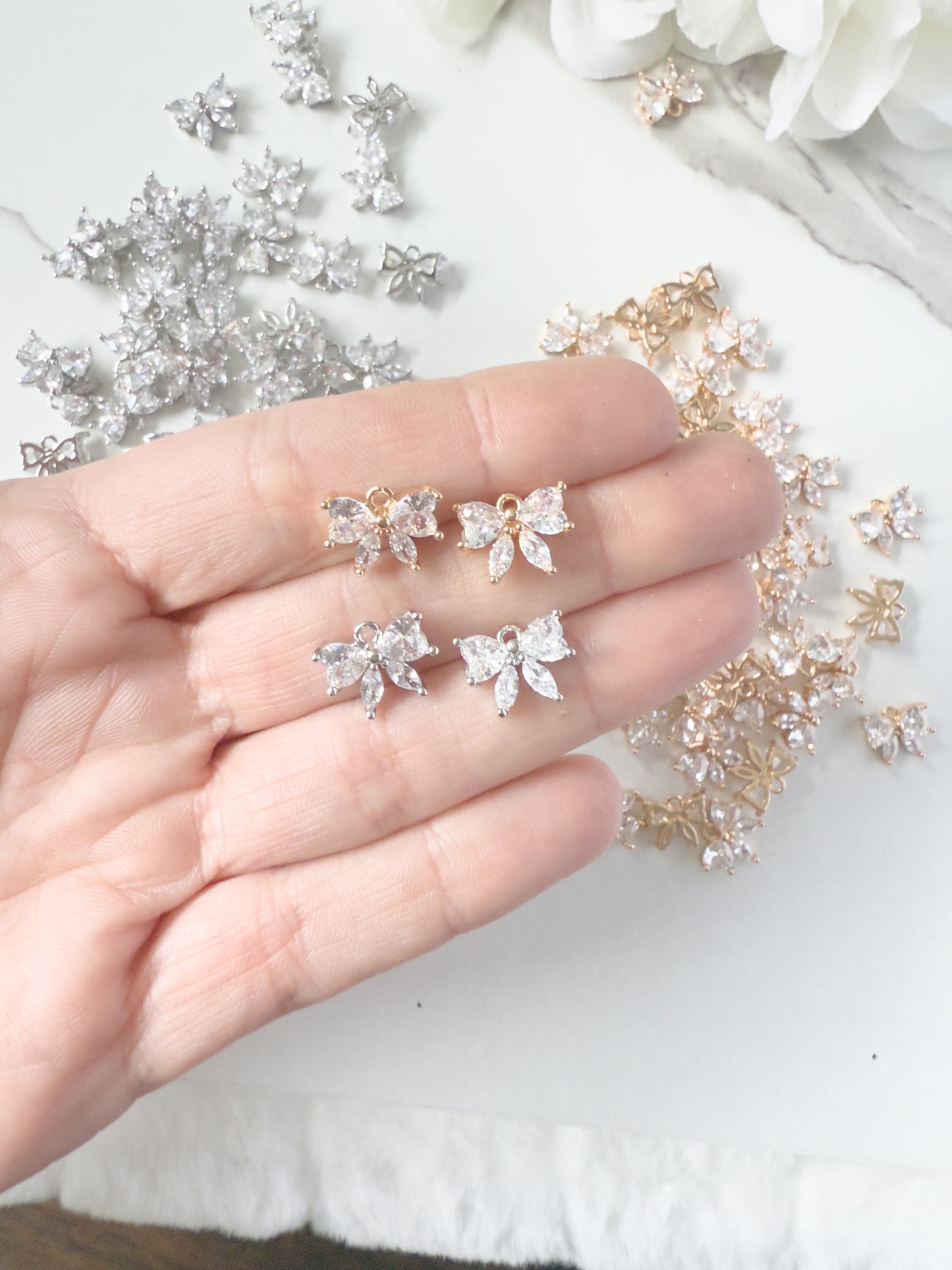 Gem Bow Charms - 10 PIECES -September 2025 Launch